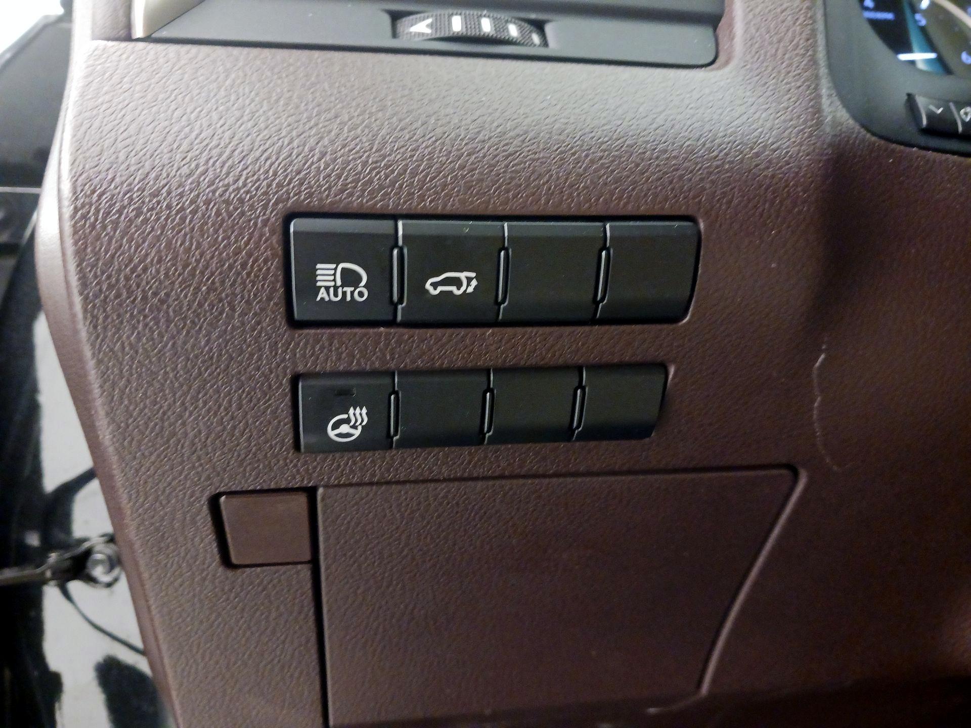 Thumbnail: 2018 Lexus RX - 13