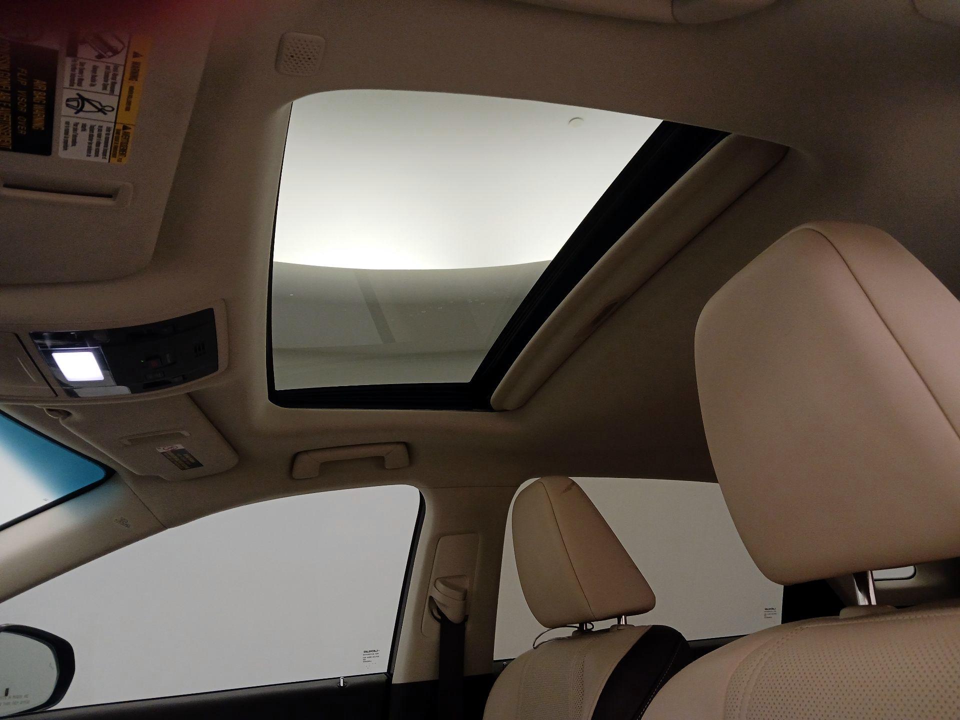 Thumbnail: 2018 Lexus RX - 19