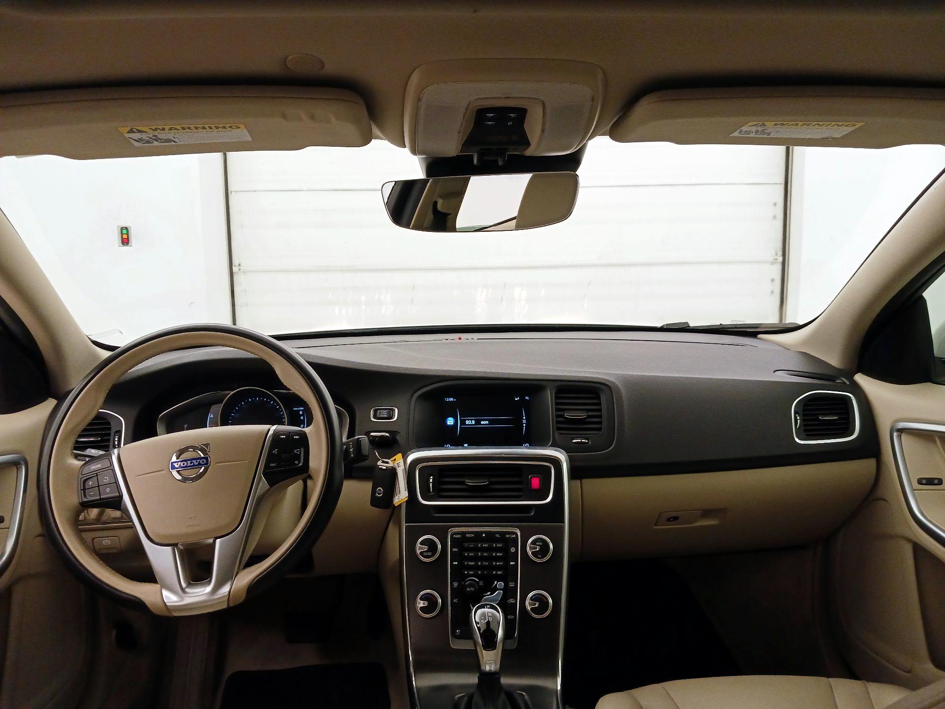 Thumbnail: 2015 Volvo S60 - 9