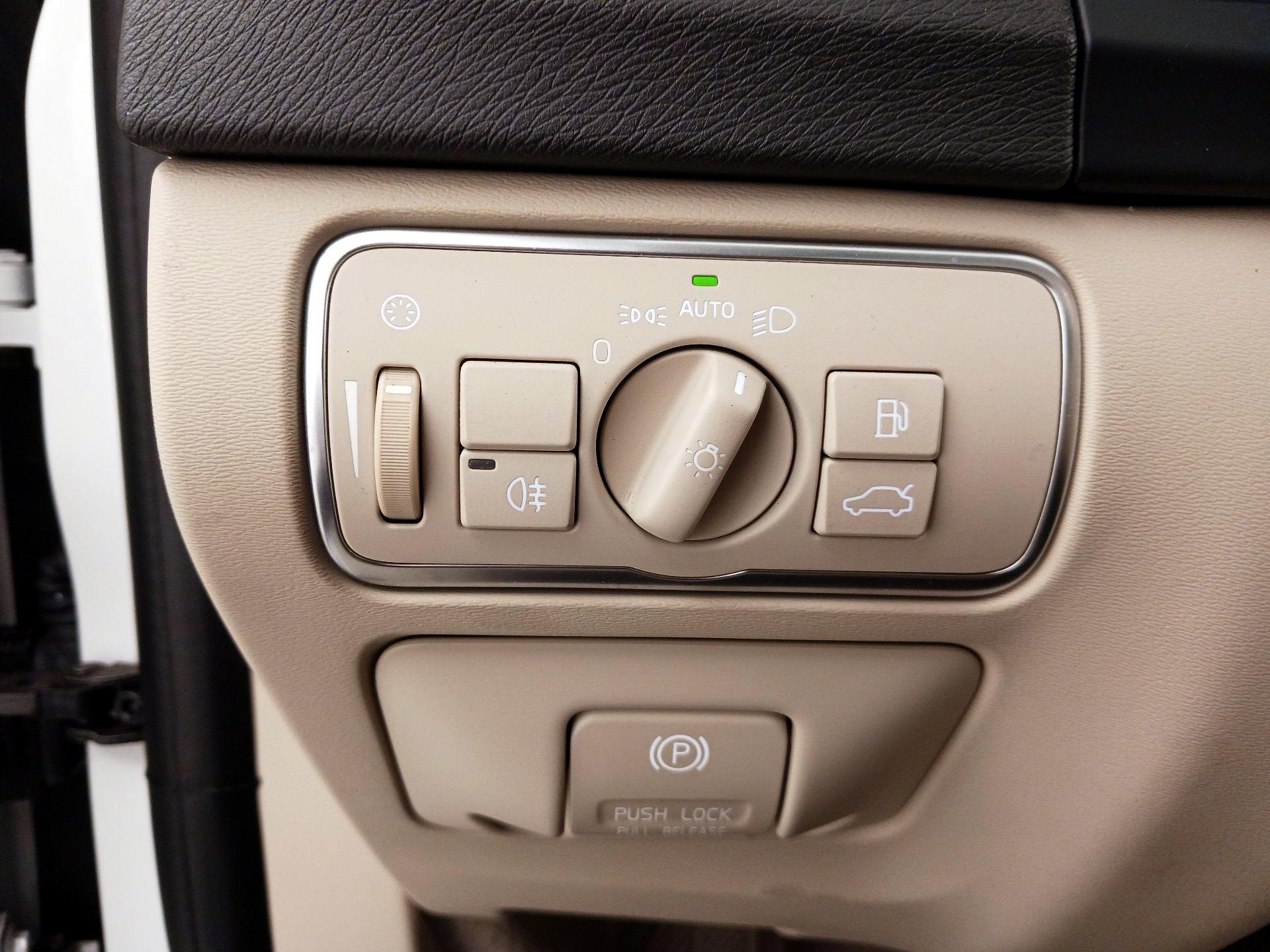 Thumbnail: 2015 Volvo S60 - 13