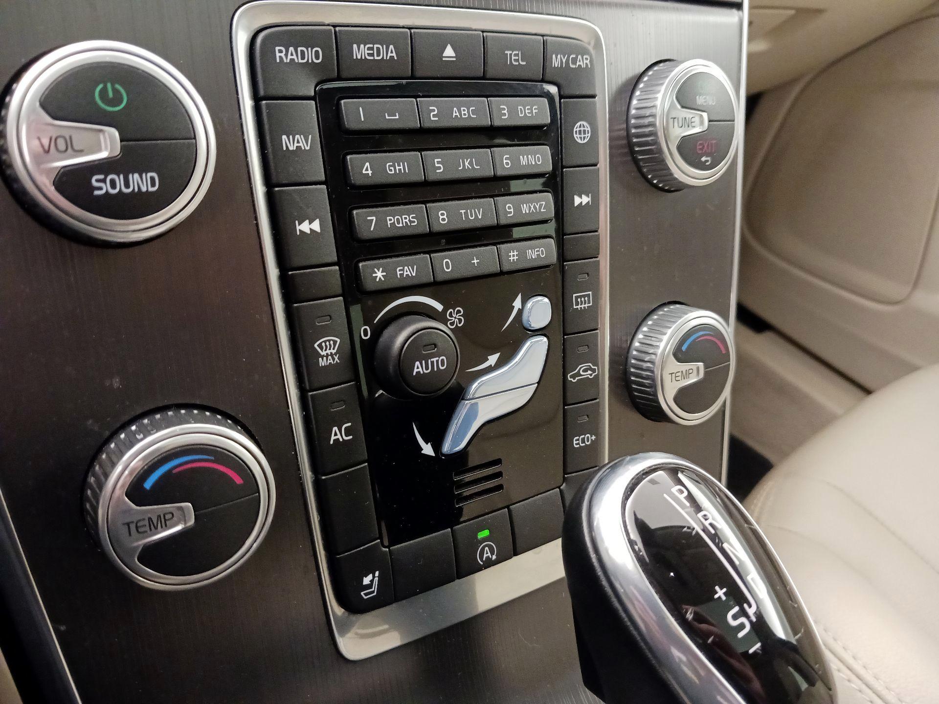 Thumbnail: 2015 Volvo S60 - 16