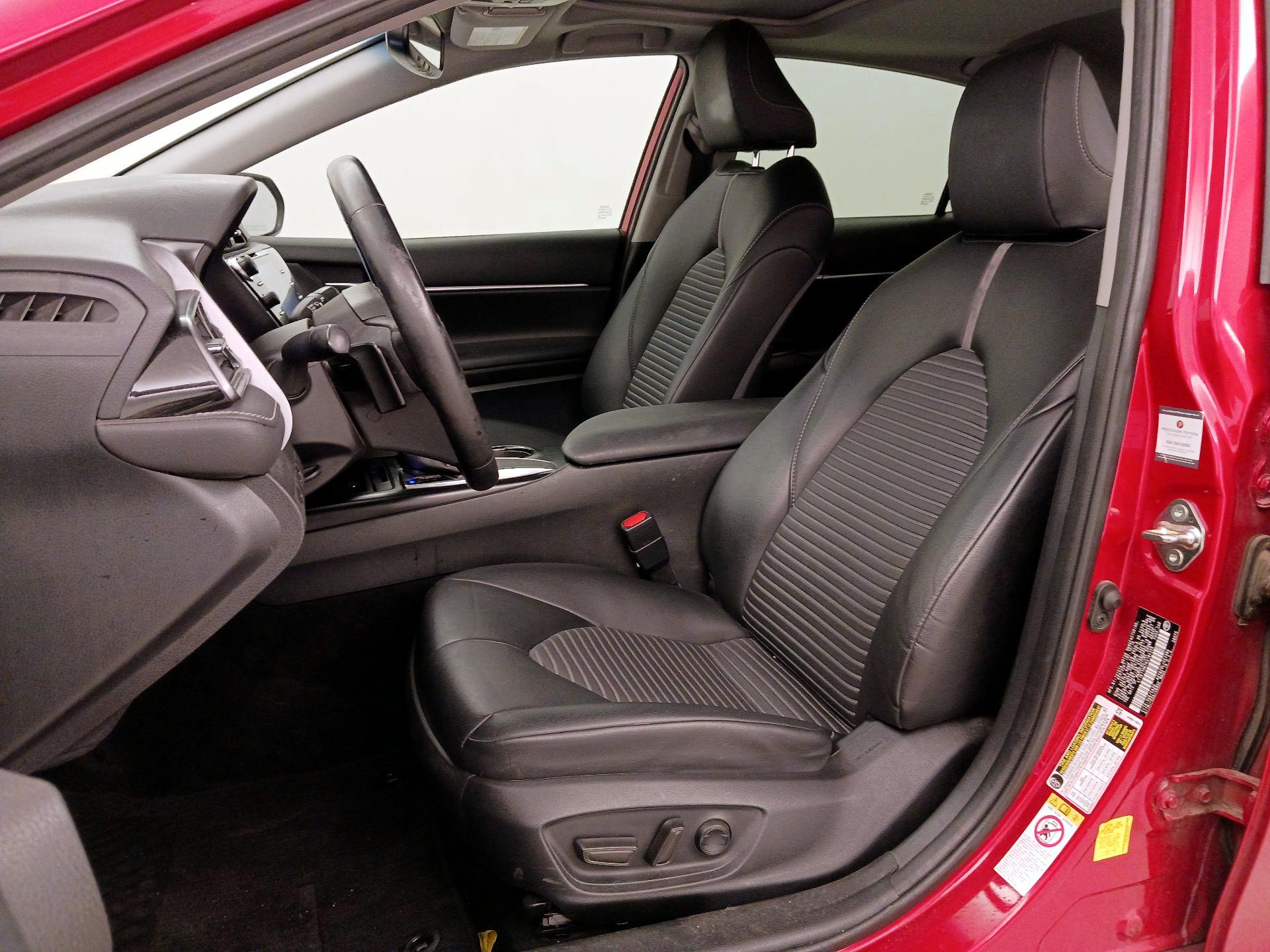 Thumbnail: 2019 Toyota Camry - 11