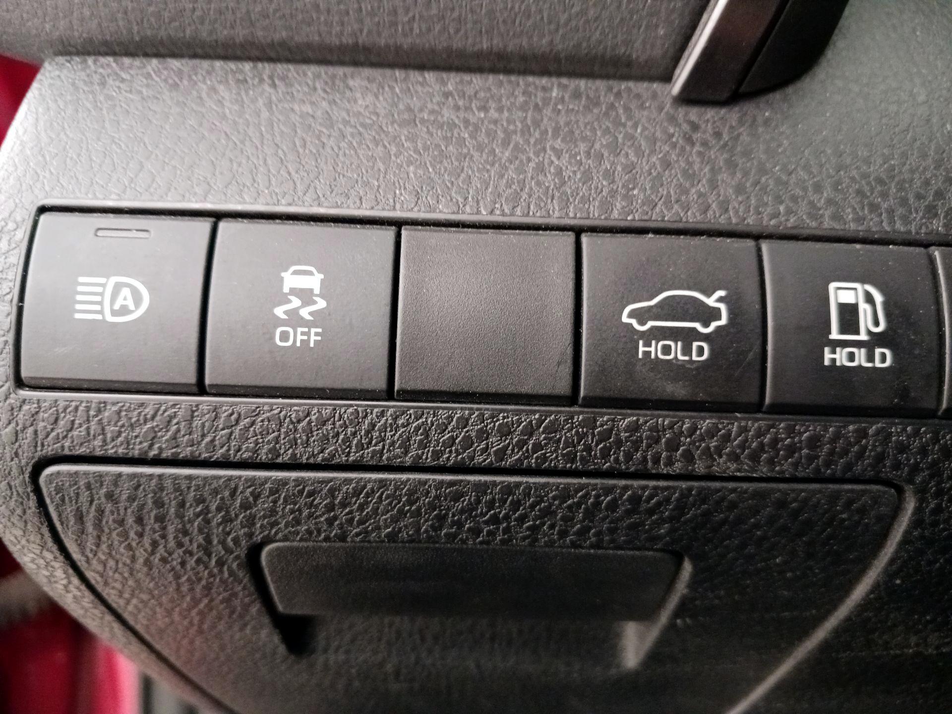 Thumbnail: 2019 Toyota Camry - 13