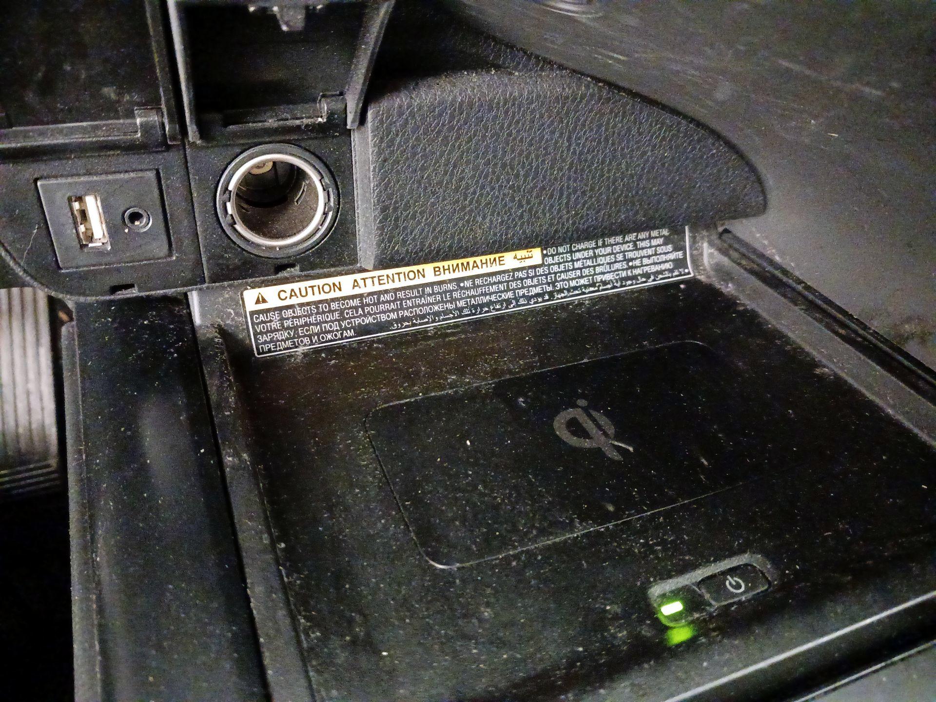 Thumbnail: 2019 Toyota Camry - 18