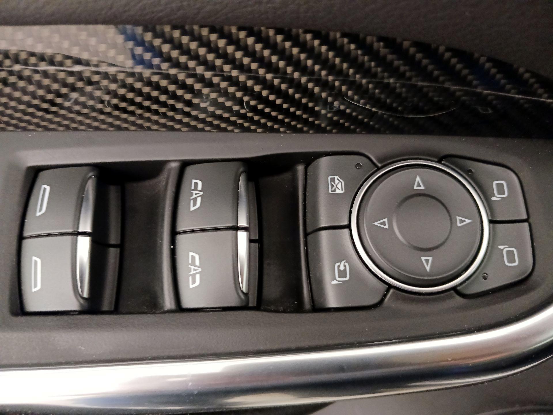 Thumbnail: 2022 Cadillac XT4 - 12