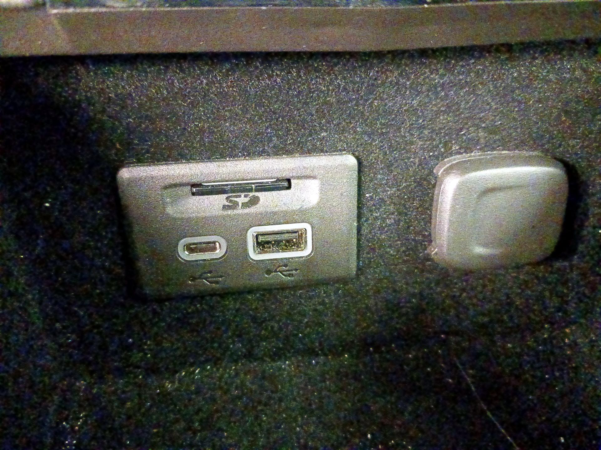 Thumbnail: 2022 Cadillac XT4 - 19