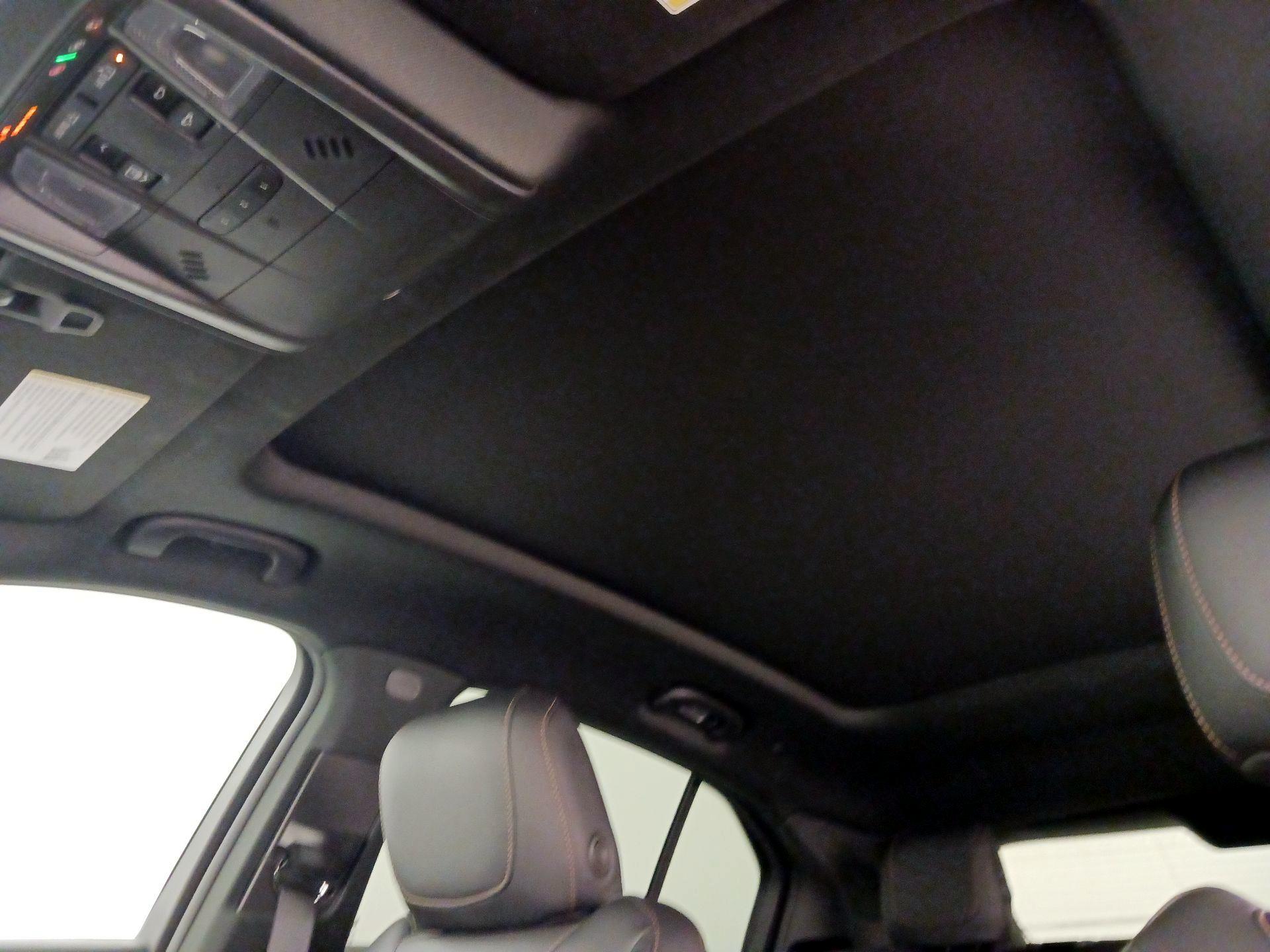 Thumbnail: 2022 Cadillac XT4 - 20