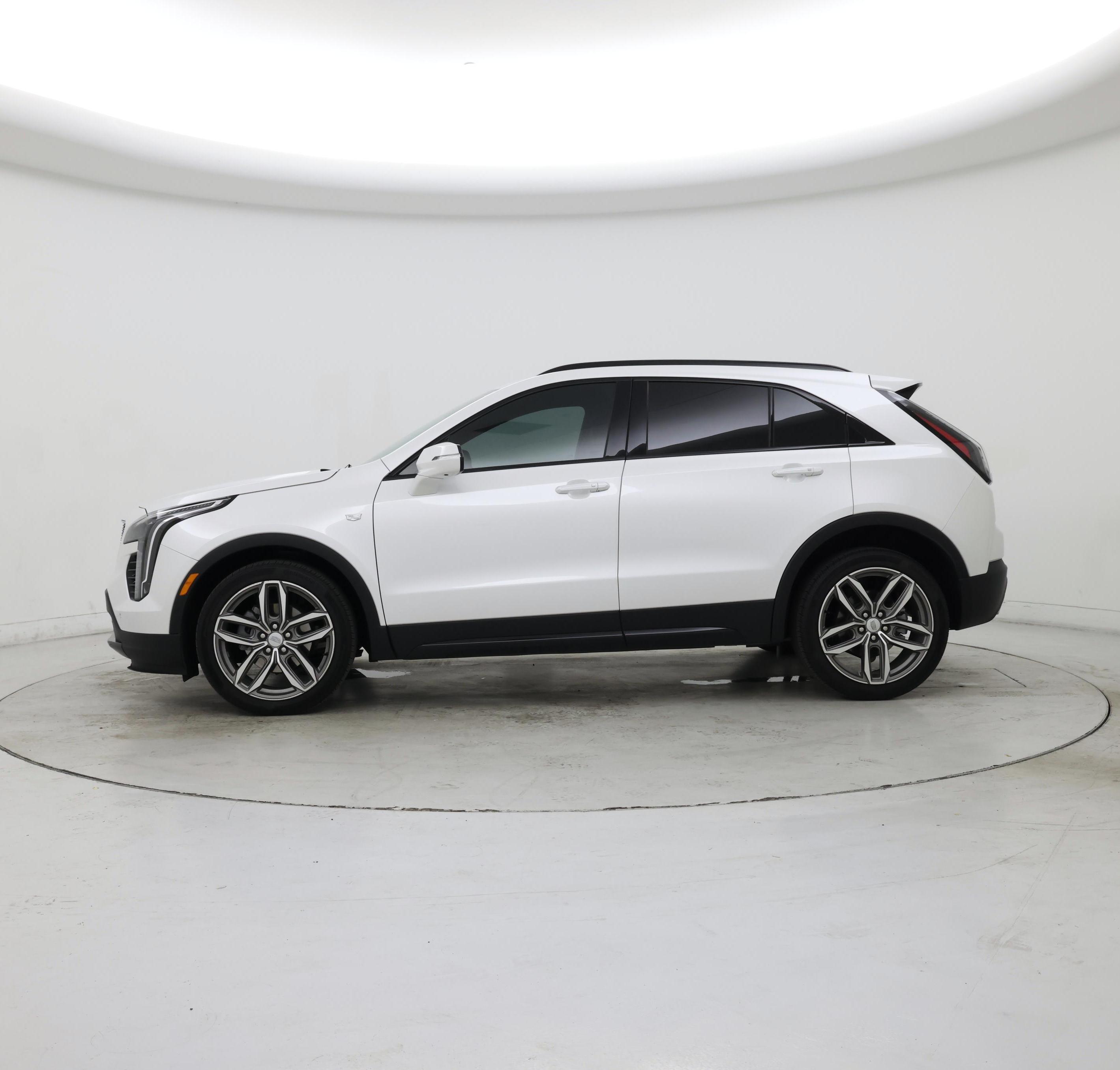 Thumbnail: 2022 Cadillac XT4 - 3
