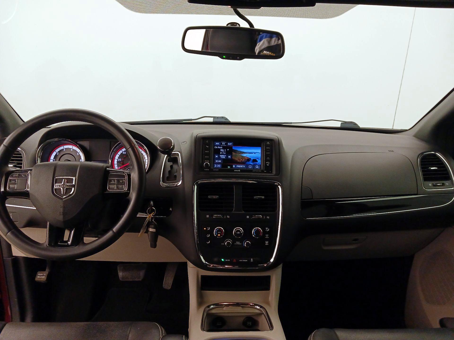 Thumbnail: 2016 Dodge Grand Caravan - 9