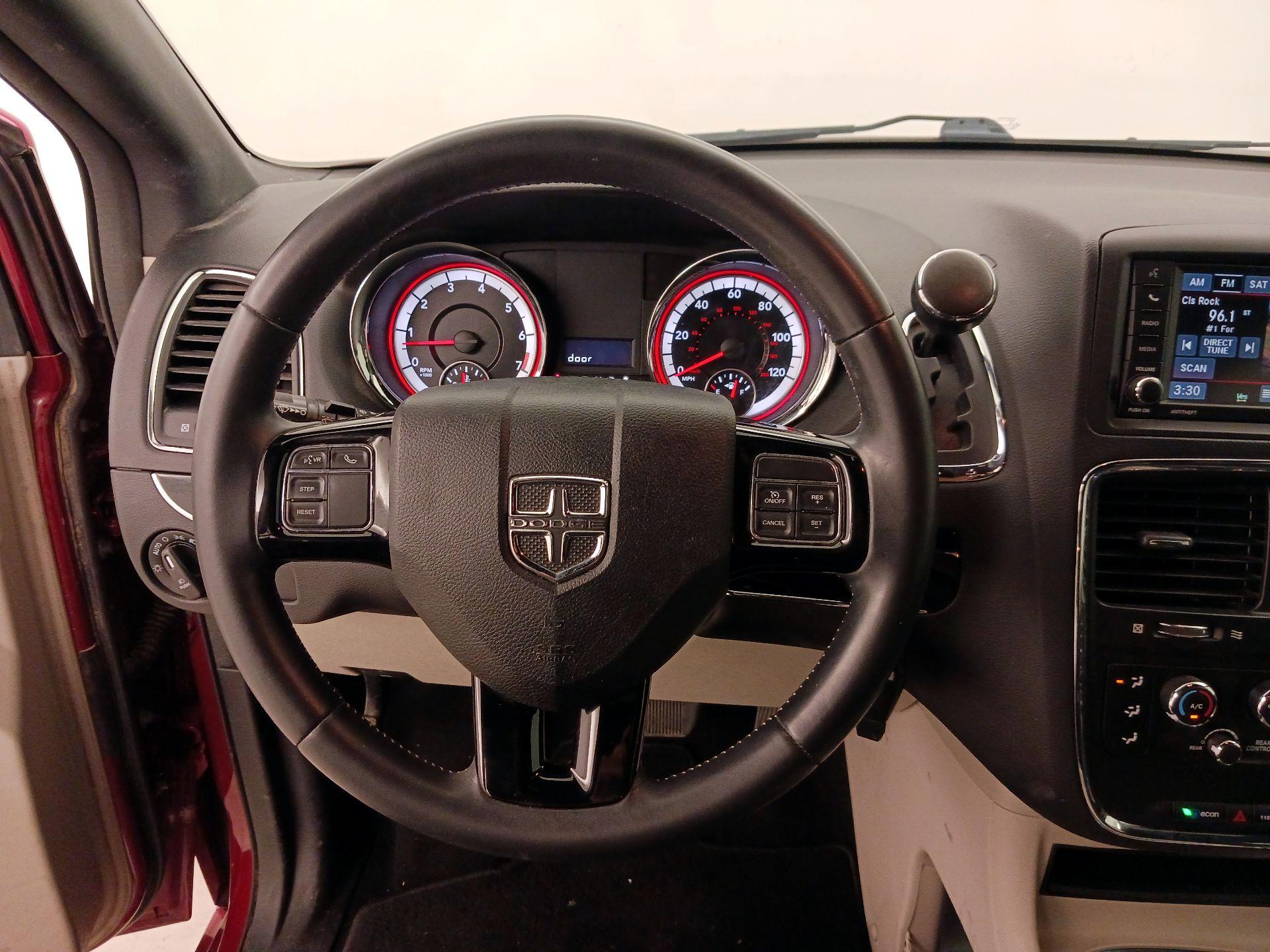 Thumbnail: 2016 Dodge Grand Caravan - 10