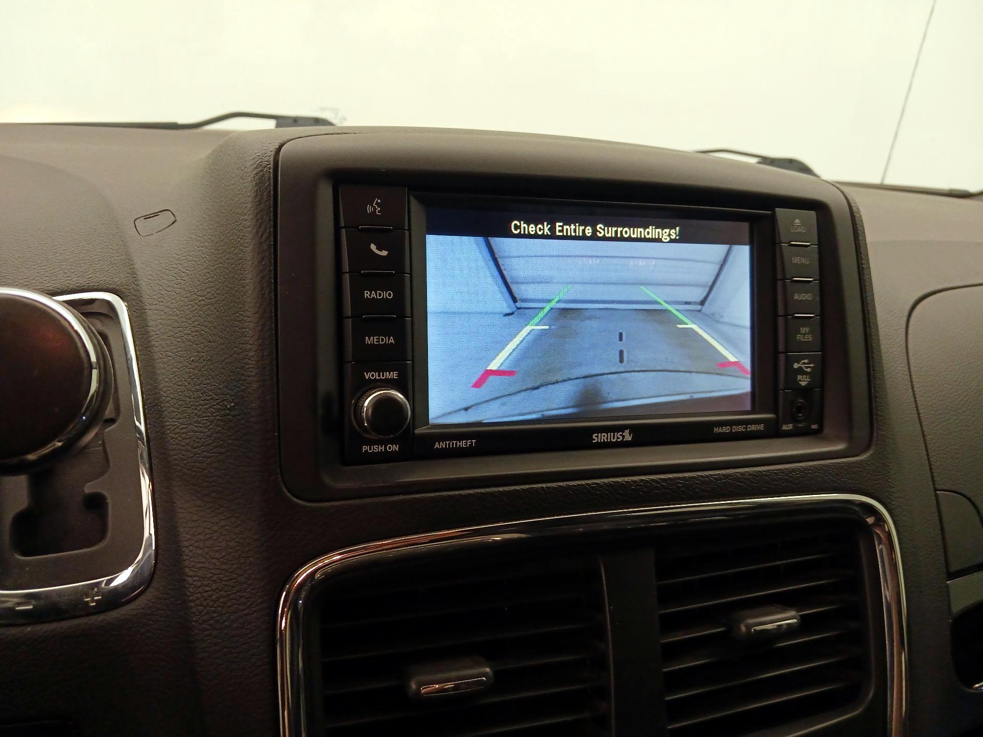 Thumbnail: 2016 Dodge Grand Caravan - 14