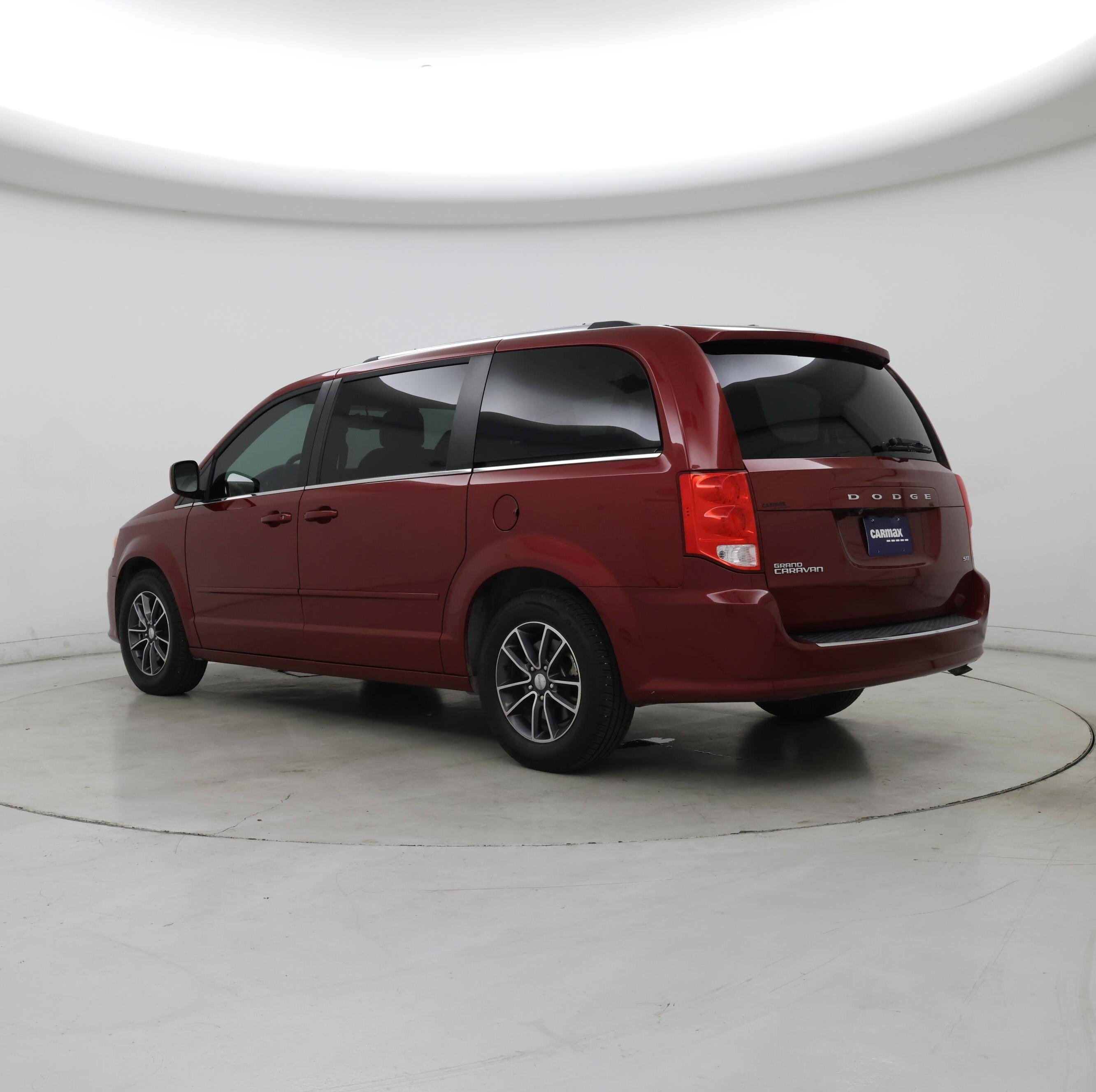Thumbnail: 2016 Dodge Grand Caravan - 2