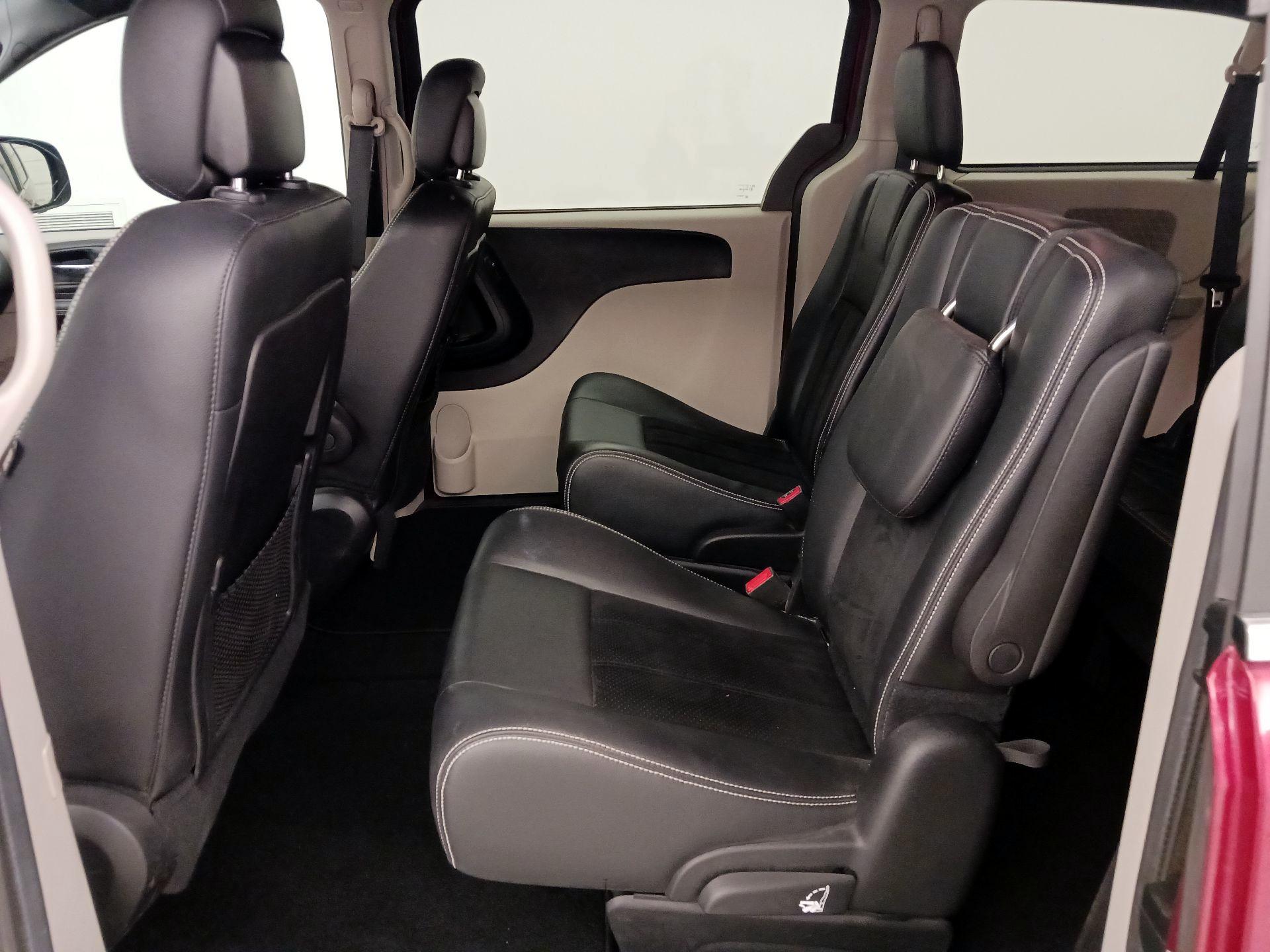 Thumbnail: 2016 Dodge Grand Caravan - 19