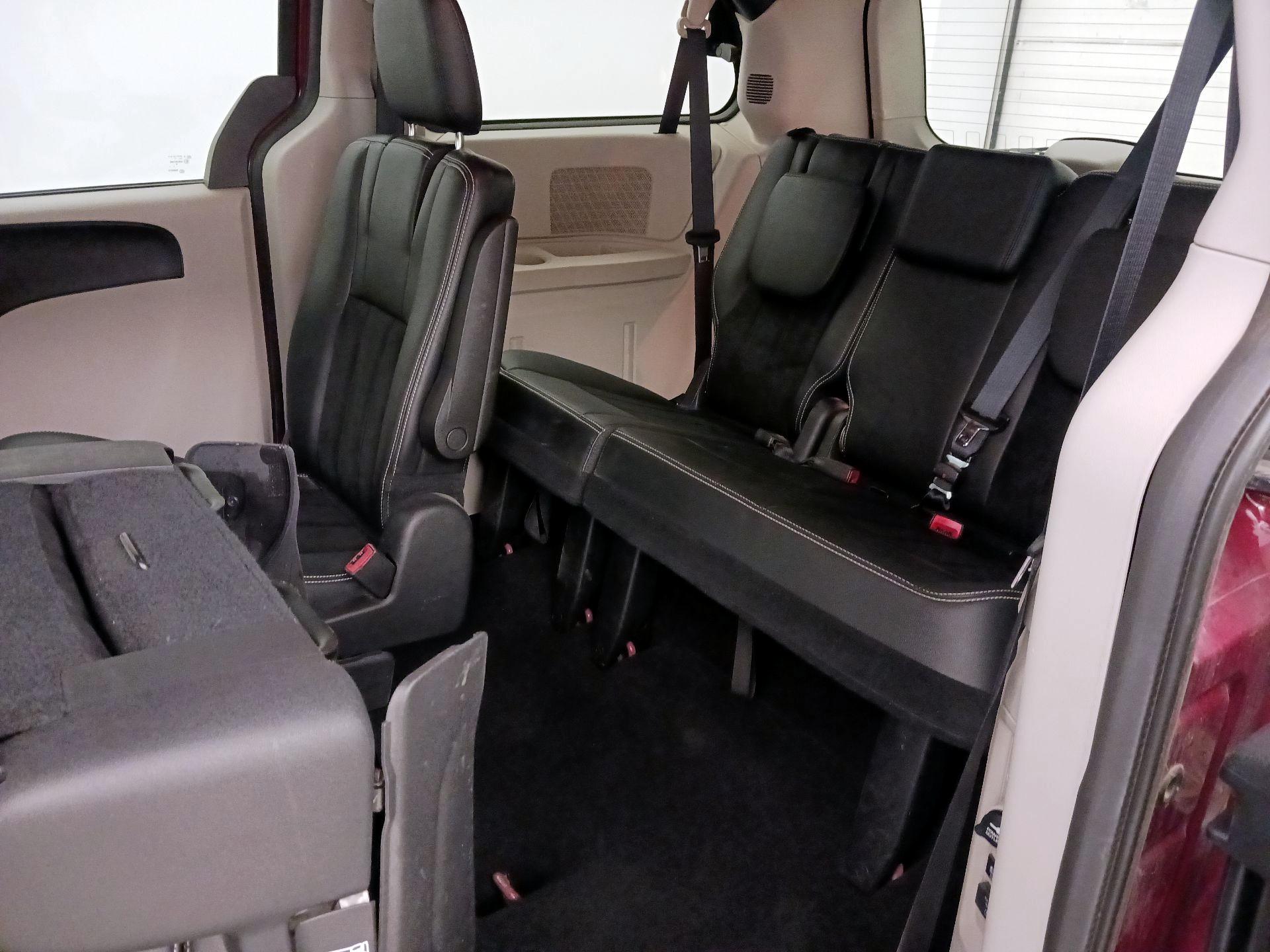 Thumbnail: 2016 Dodge Grand Caravan - 20