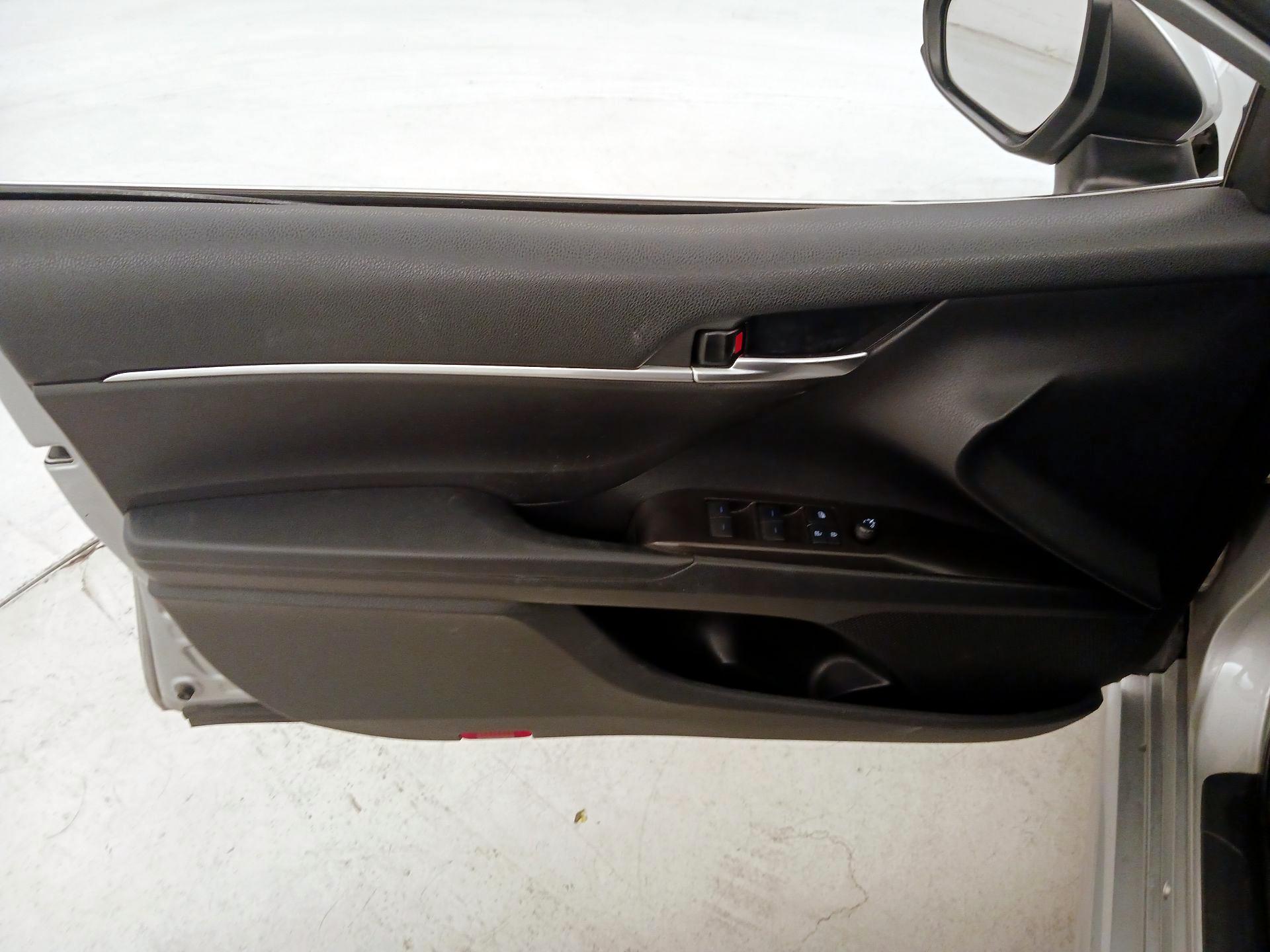 Thumbnail: 2021 Toyota Camry - 12