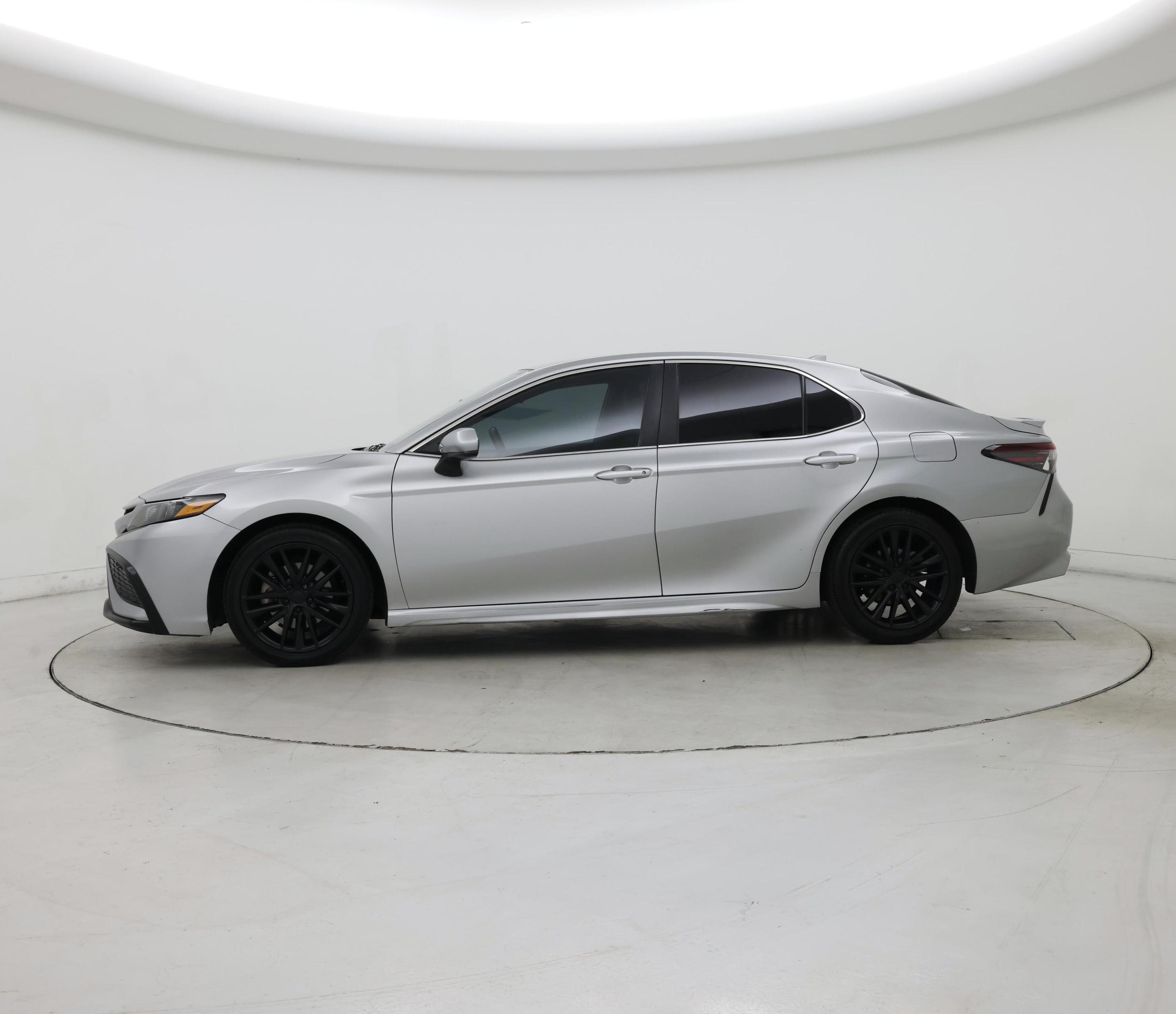 Thumbnail: 2021 Toyota Camry - 3