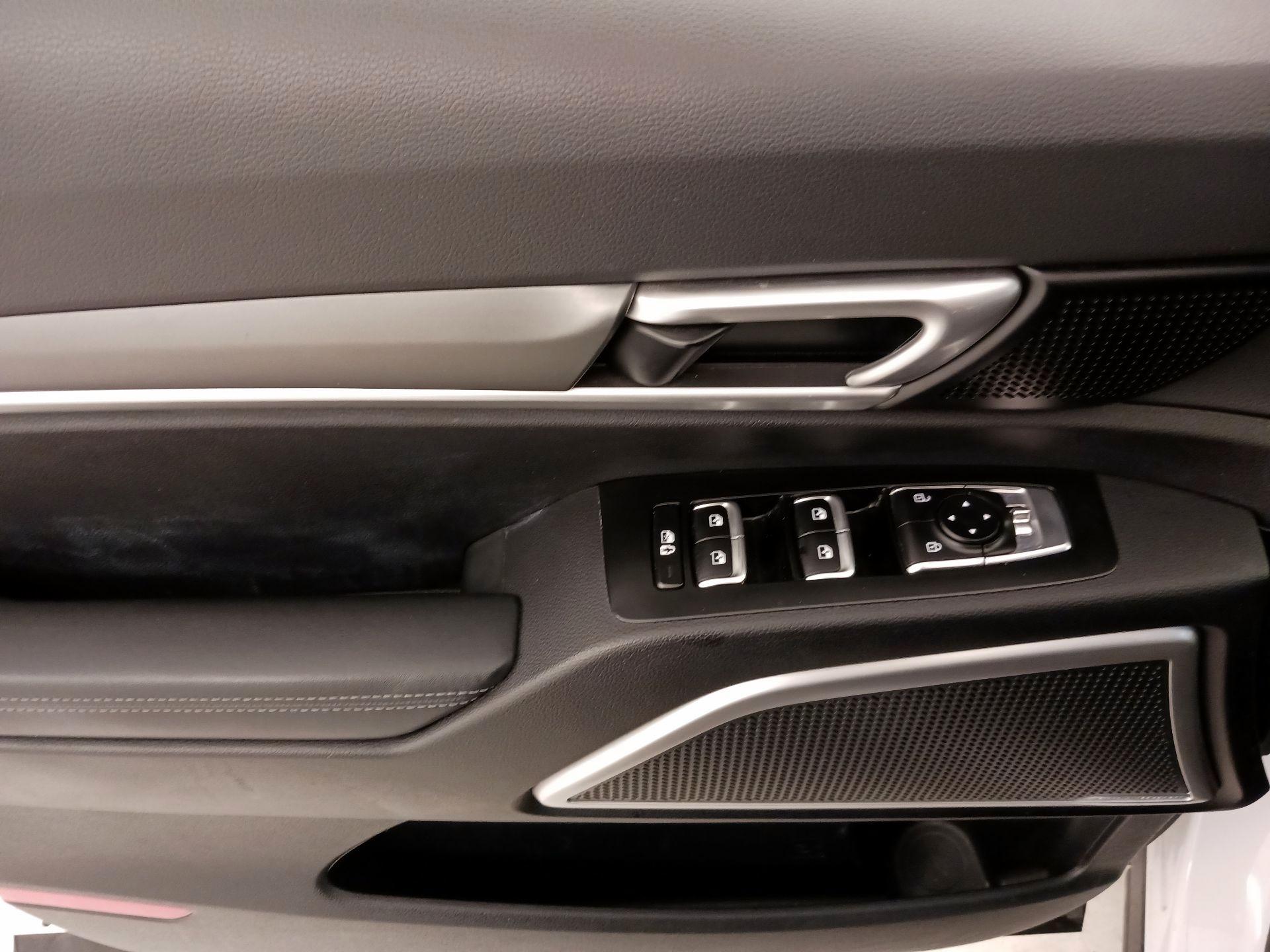 Thumbnail: 2022 Kia Telluride - 12