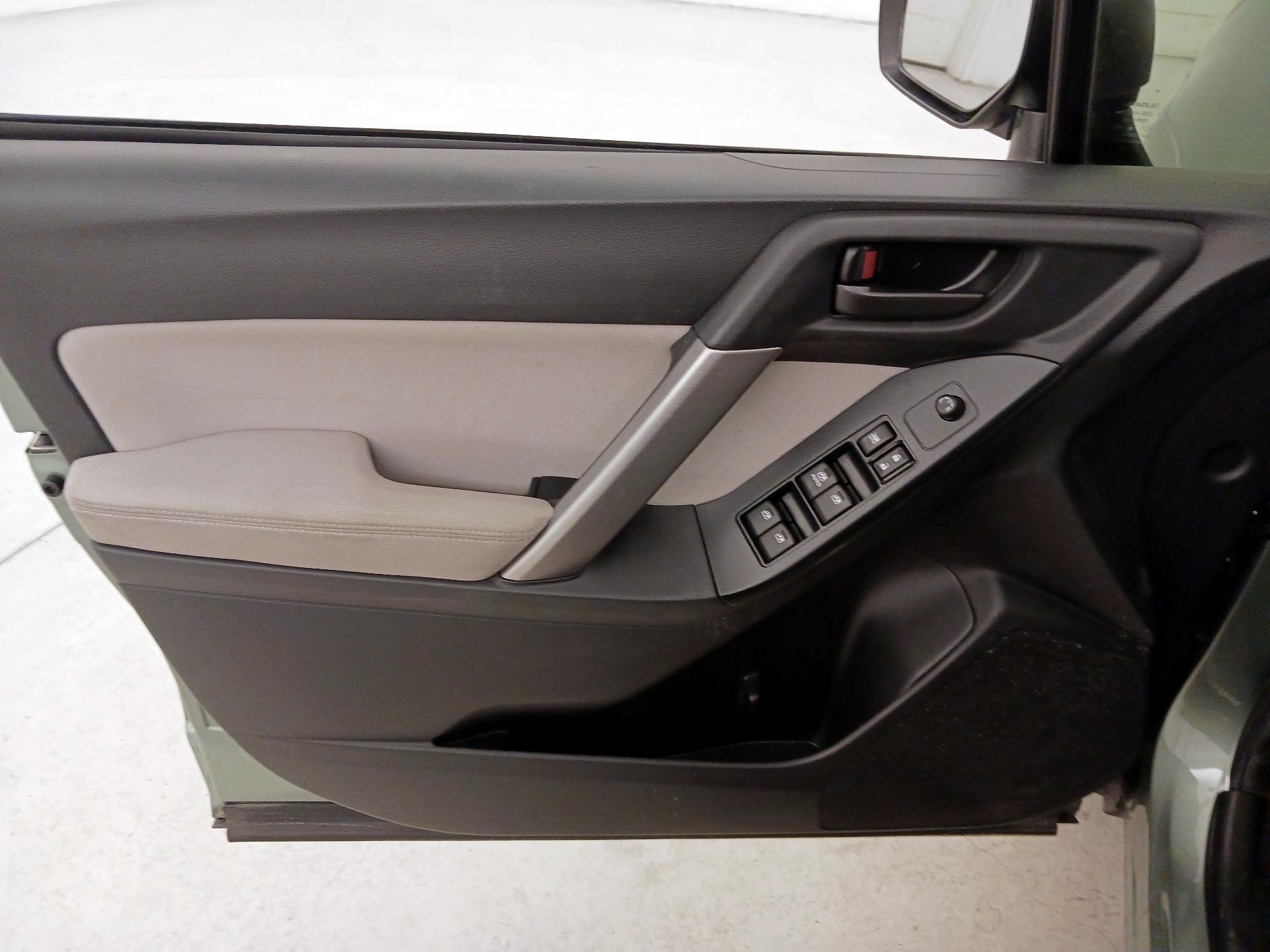 Thumbnail: 2015 Subaru Forester - 12