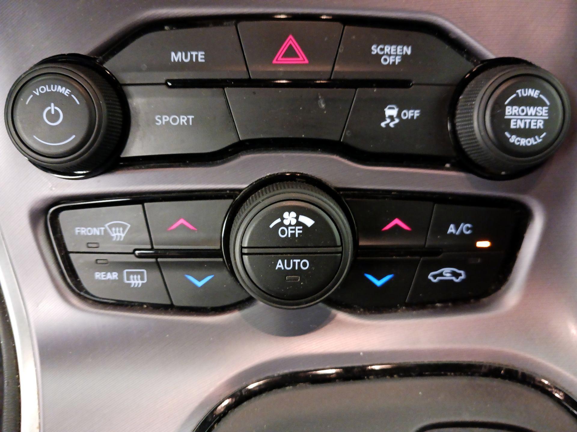 Thumbnail: 2019 Dodge Challenger - 16