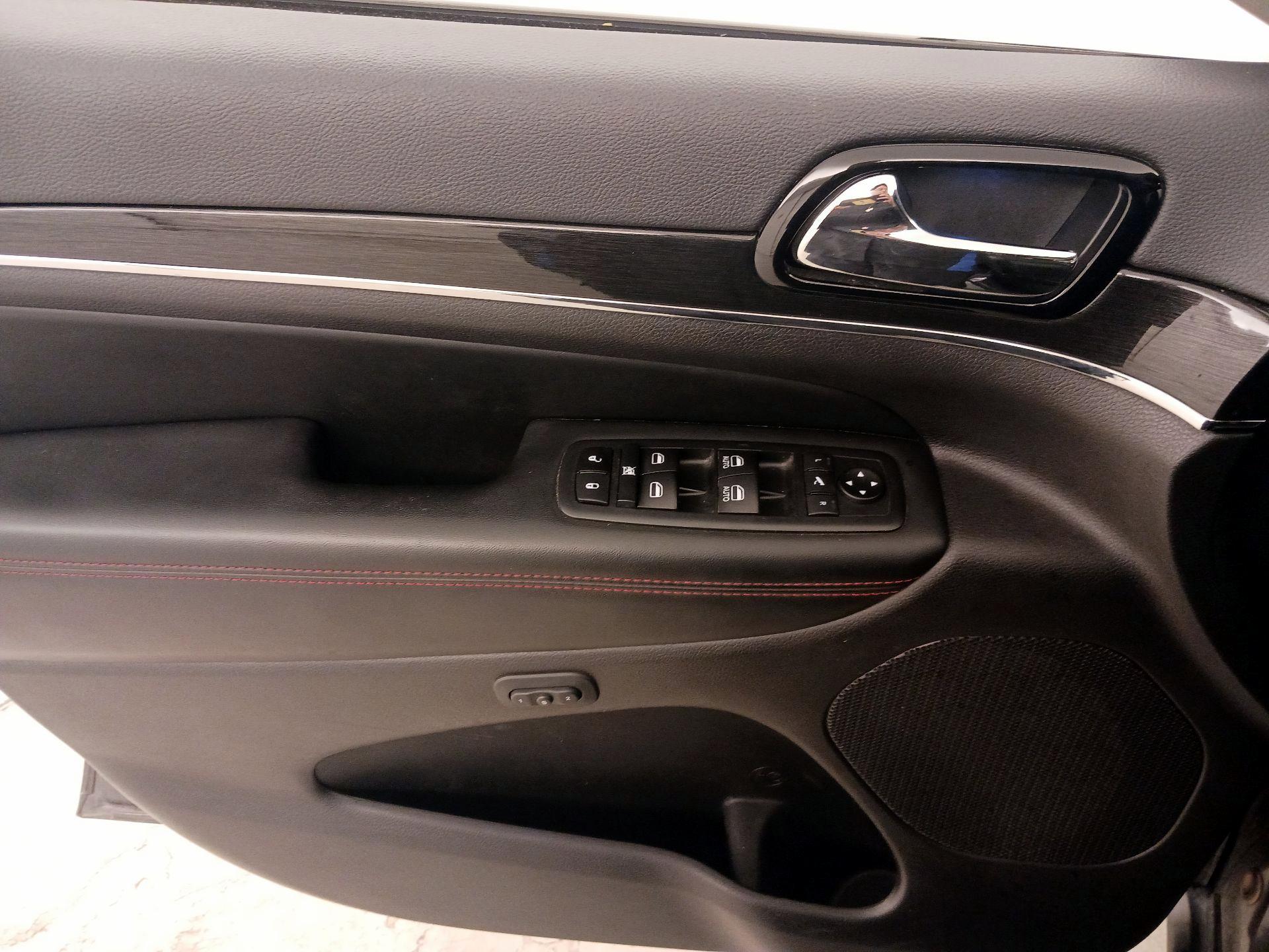 Thumbnail: 2020 Jeep Grand Cherokee - 12