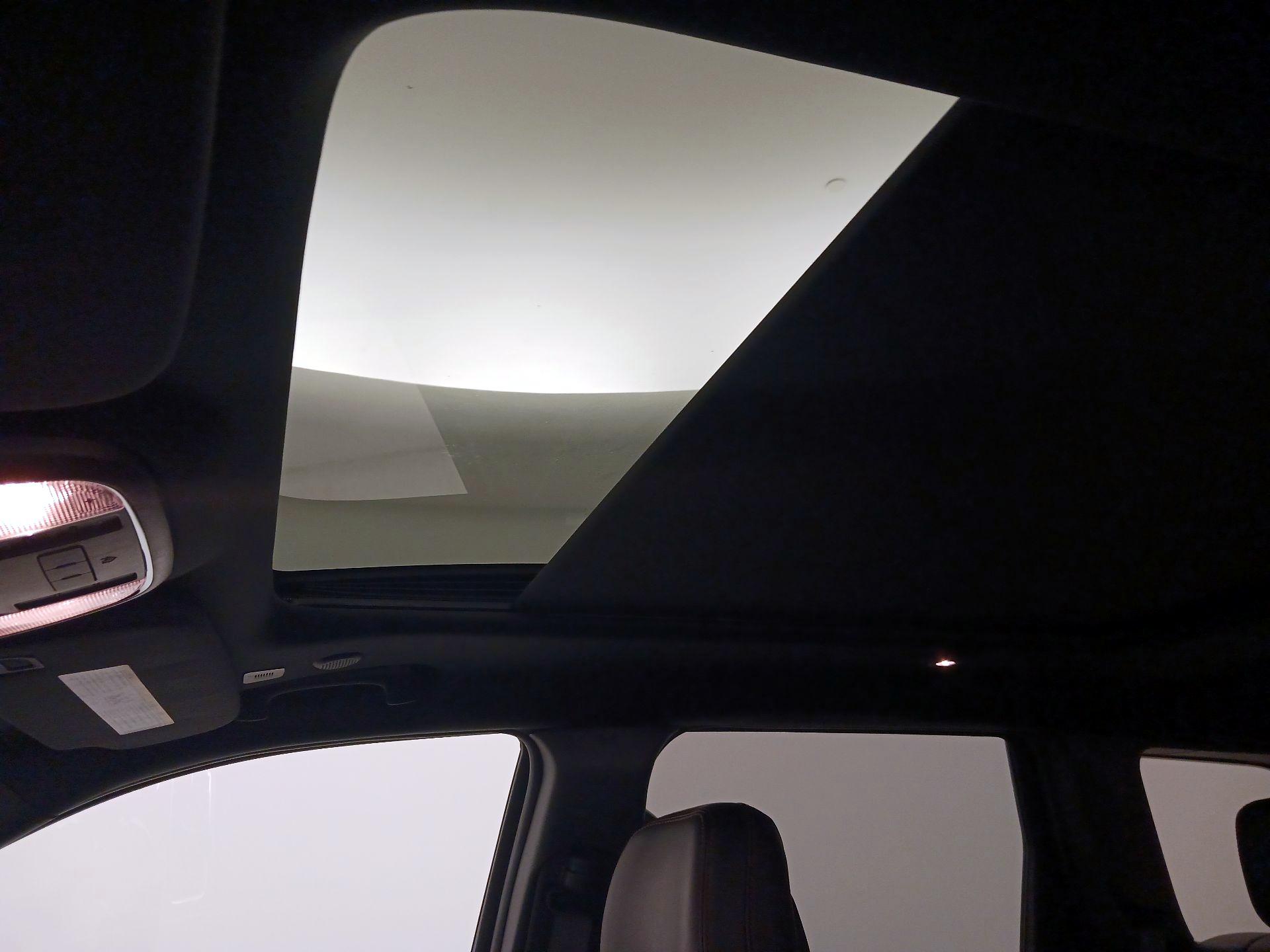 Thumbnail: 2020 Jeep Grand Cherokee - 19