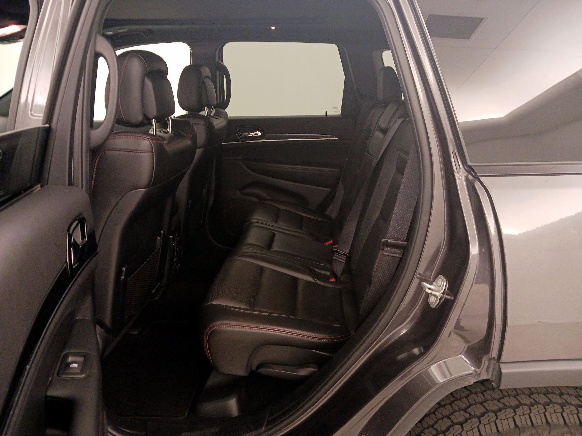 Thumbnail: 2020 Jeep Grand Cherokee - 20