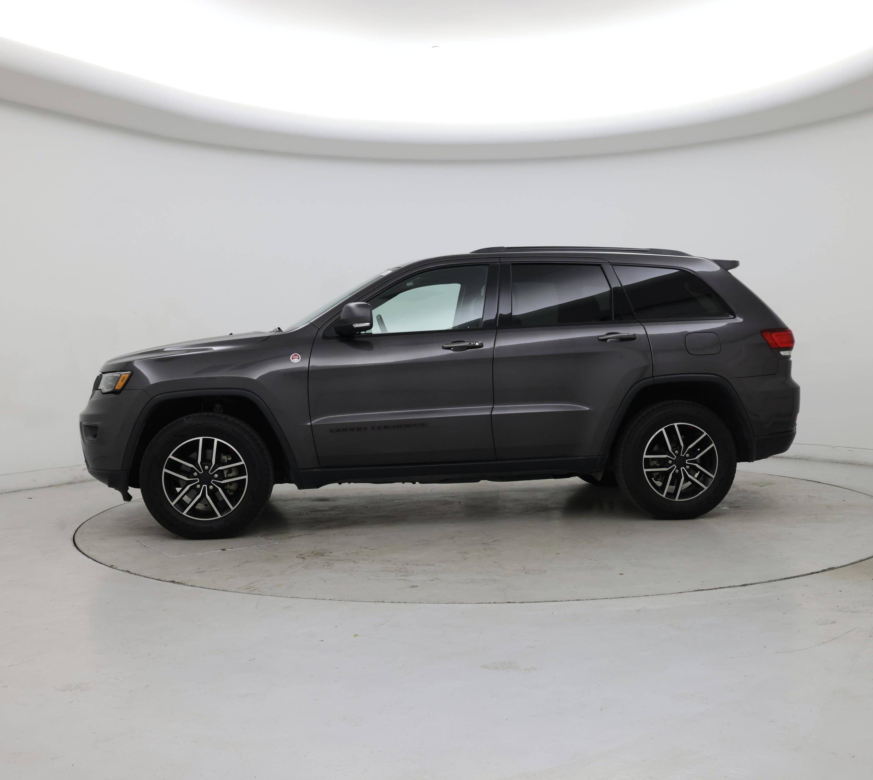 Thumbnail: 2020 Jeep Grand Cherokee - 3