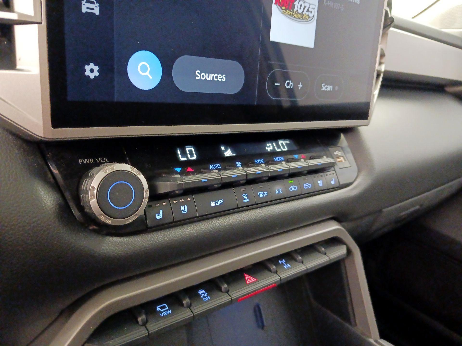 Thumbnail: 2022 Toyota Tundra - 16