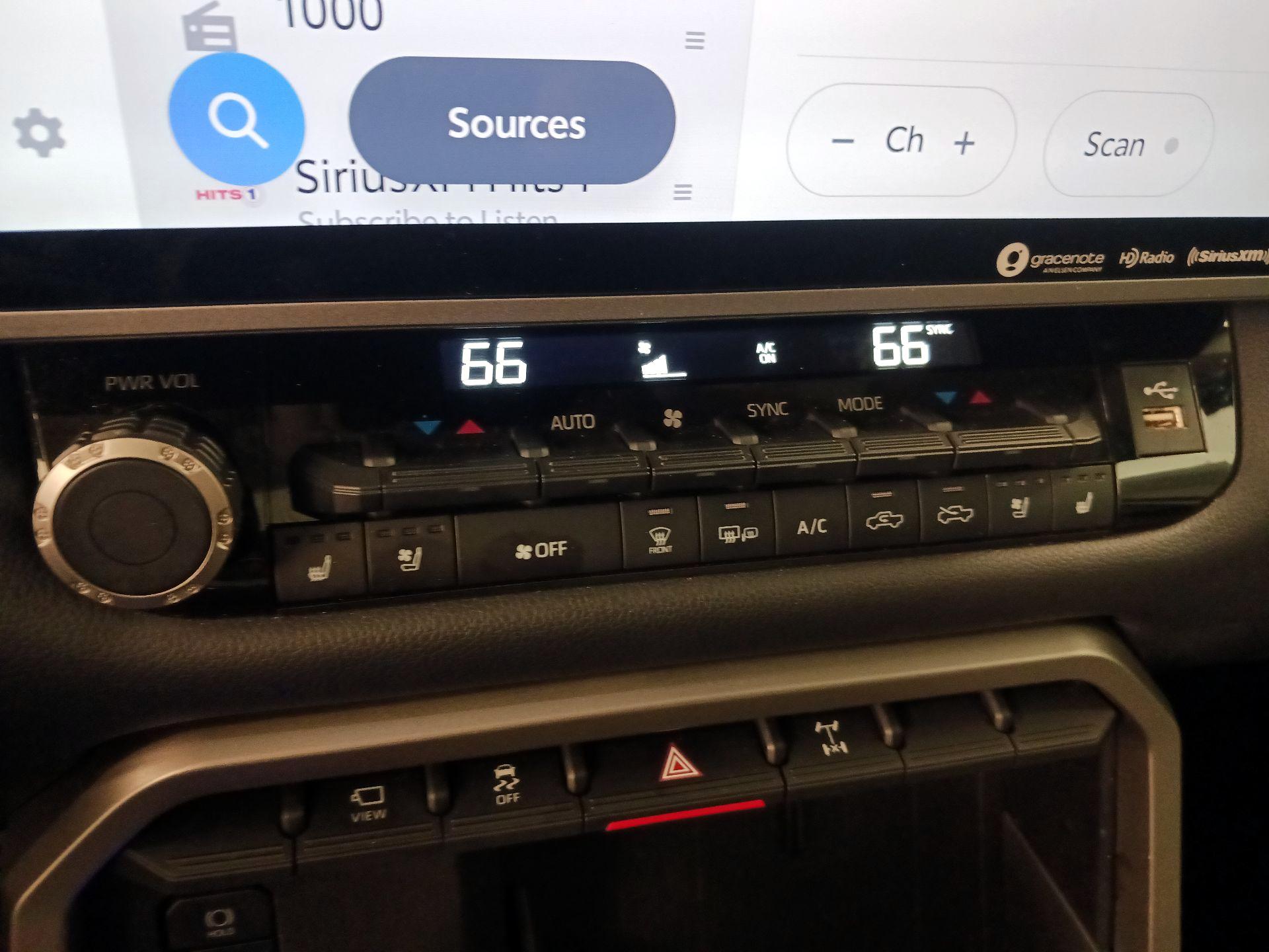 Thumbnail: 2022 Toyota Tundra - 16