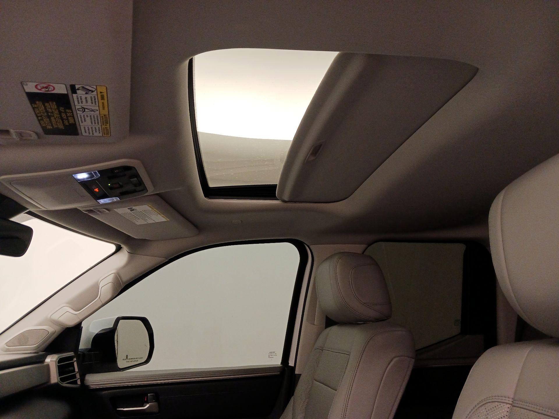 Thumbnail: 2022 Toyota Tundra - 19