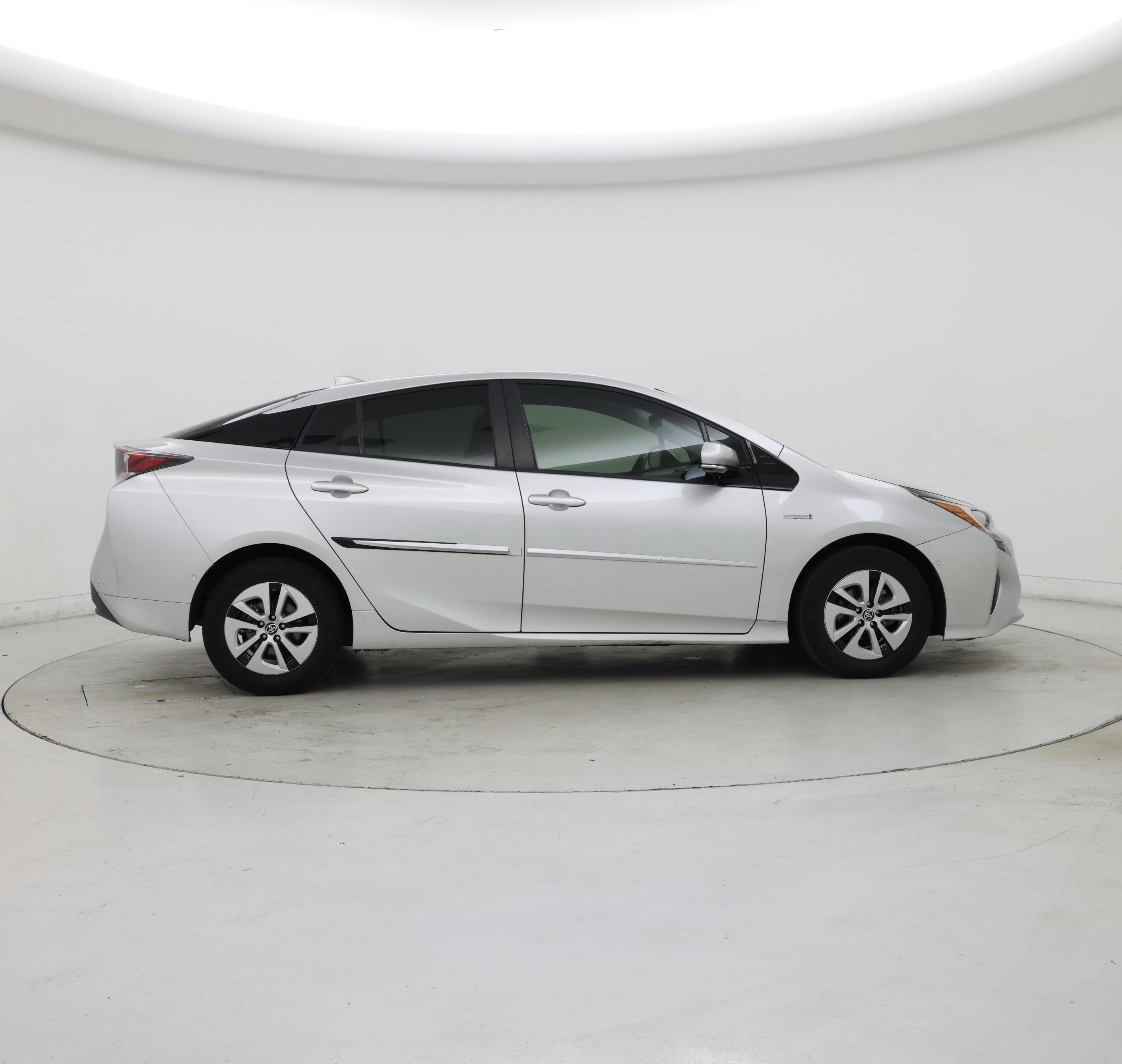 Thumbnail: 2018 Toyota Prius - 7