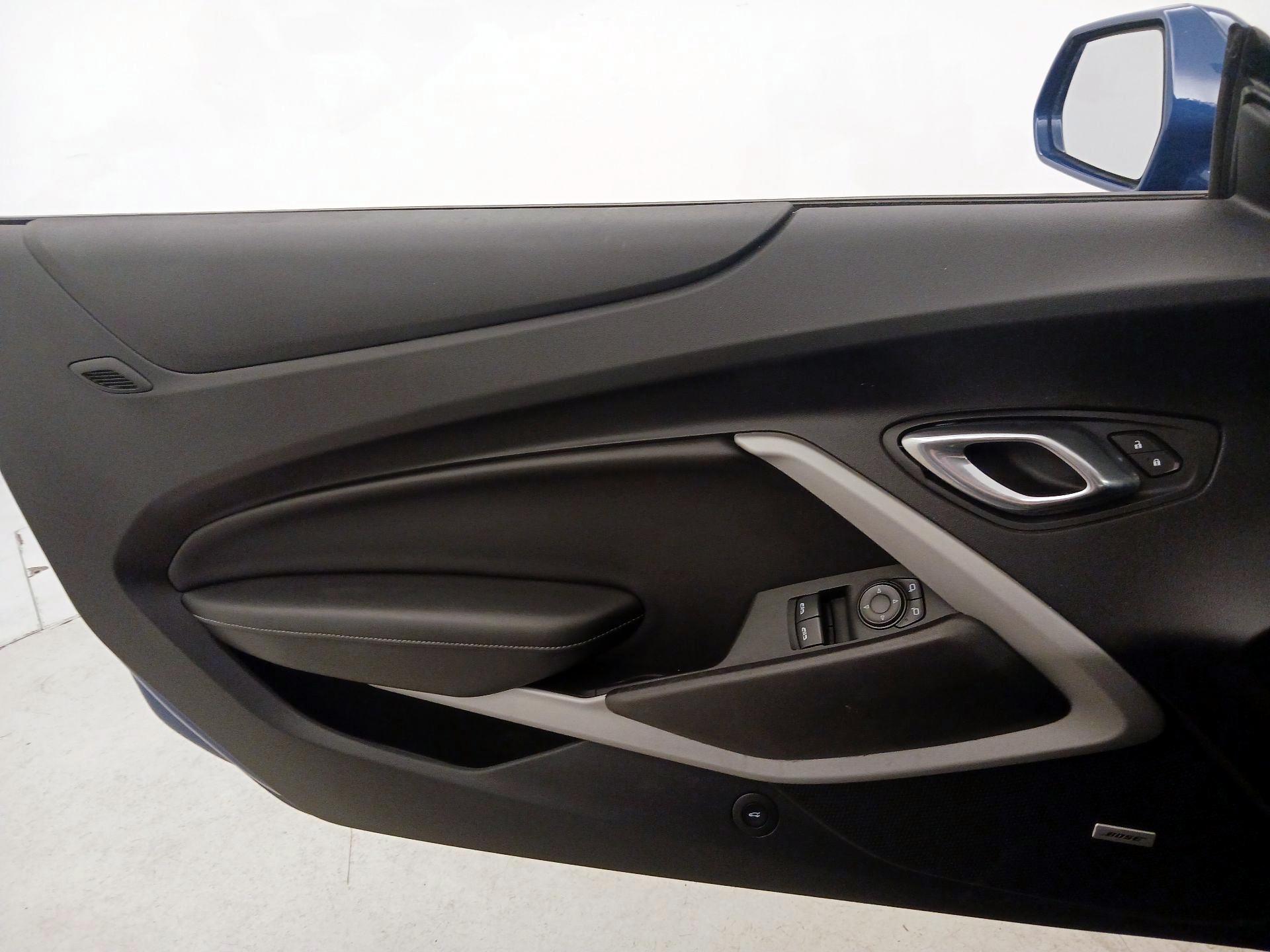 Thumbnail: 2019 Chevrolet Camaro - 12