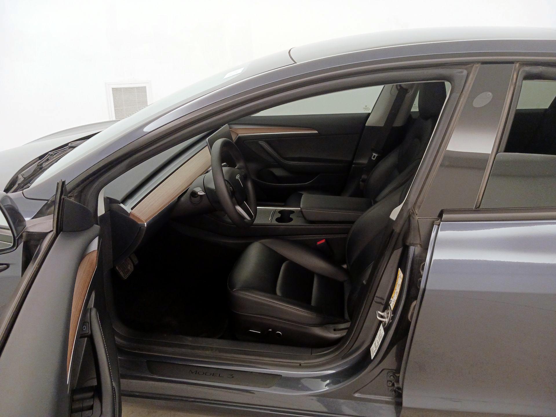 Thumbnail: 2023 Tesla Model 3 - 11