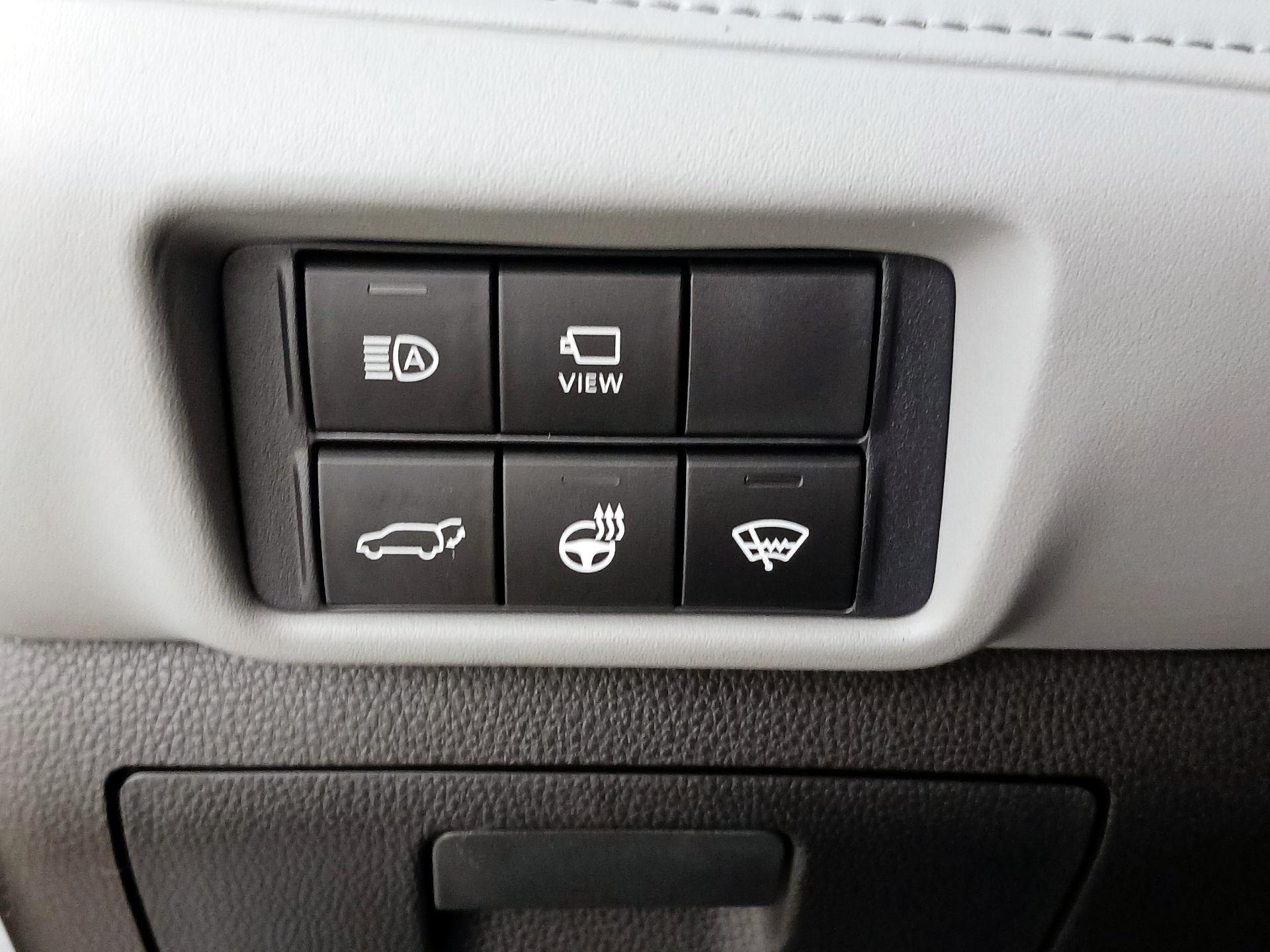 Thumbnail: 2020 Toyota Highlander - 13