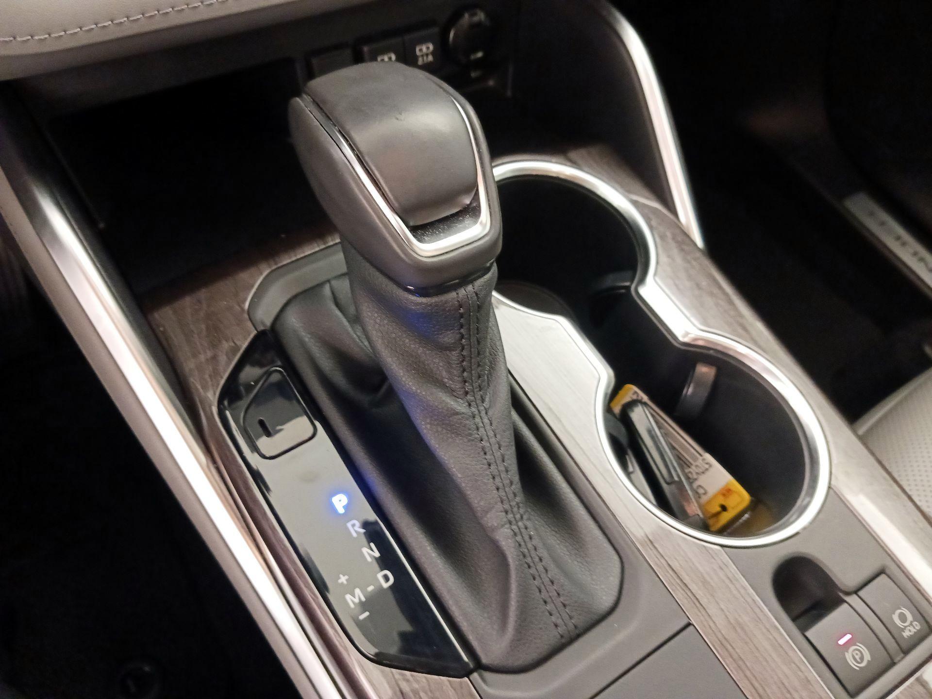 Thumbnail: 2020 Toyota Highlander - 18