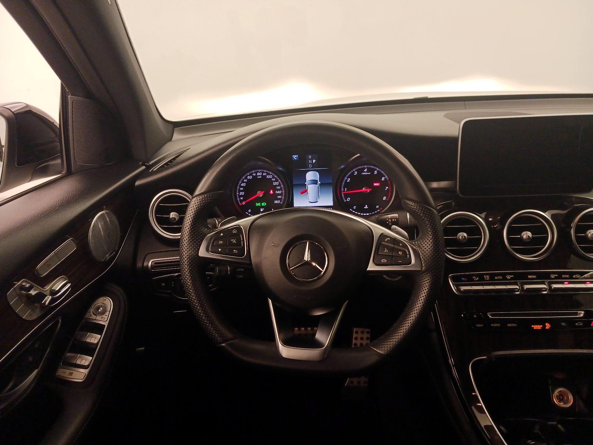 Thumbnail: 2018 Mercedes-Benz GLC - 10