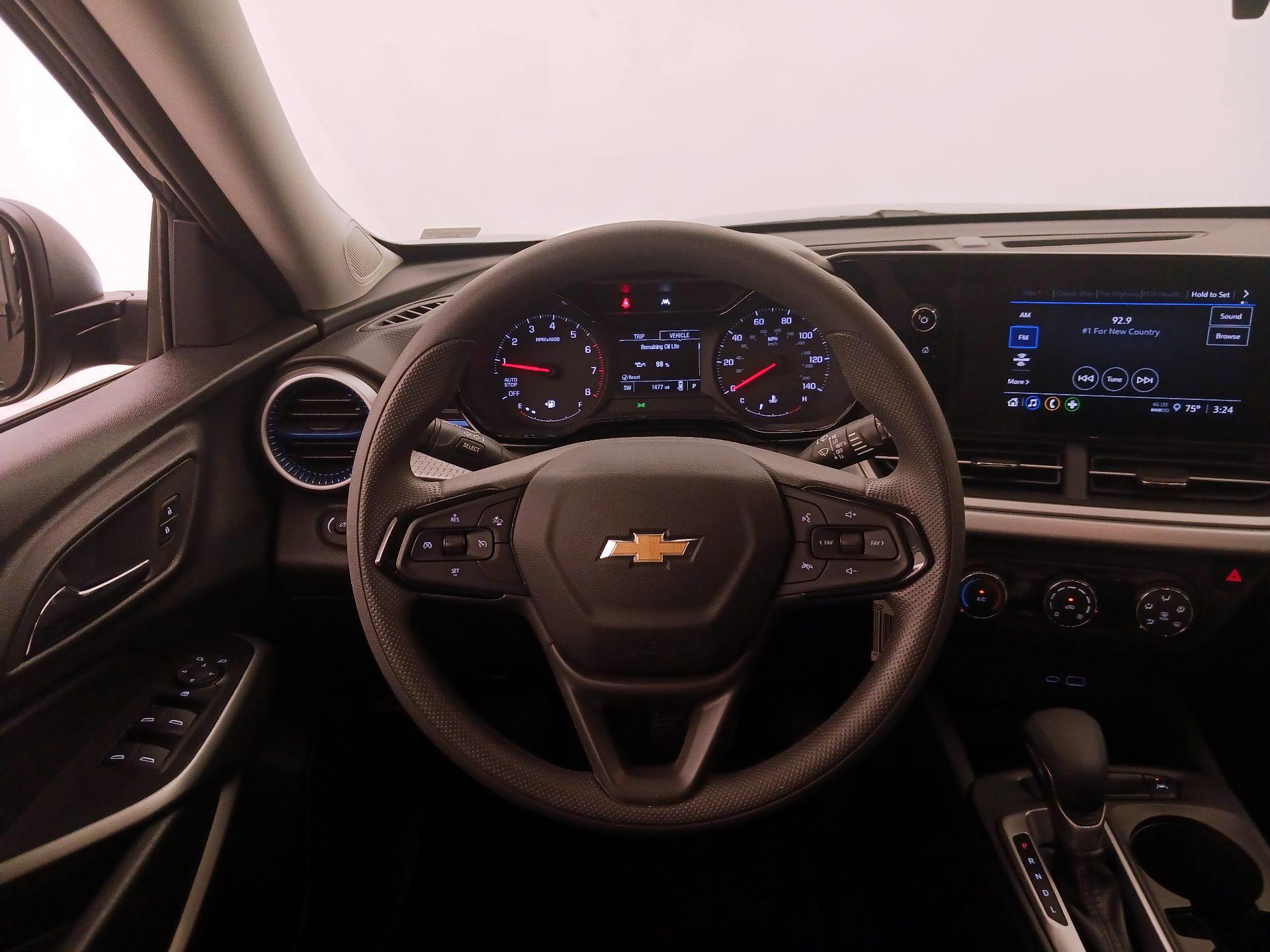 Thumbnail: 2025 Chevrolet Trax - 10