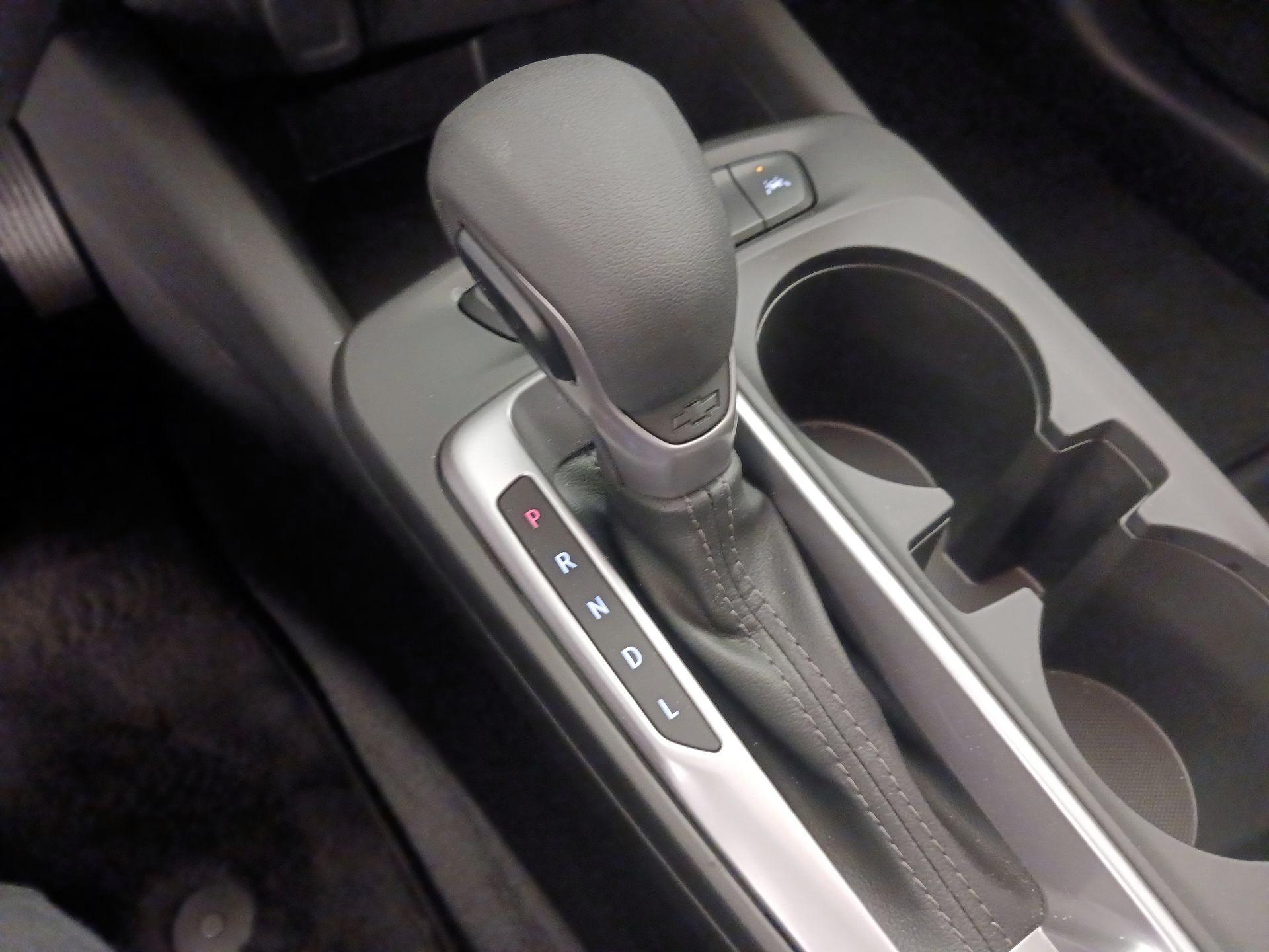 Thumbnail: 2025 Chevrolet Trax - 17