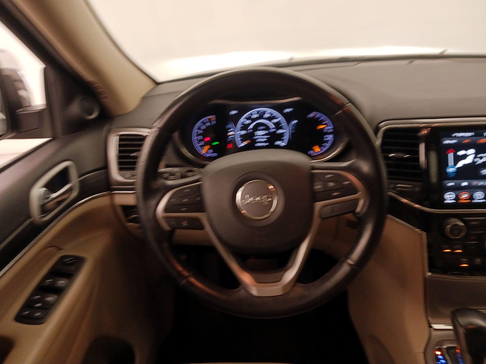 Thumbnail: 2020 Jeep Grand Cherokee - 10