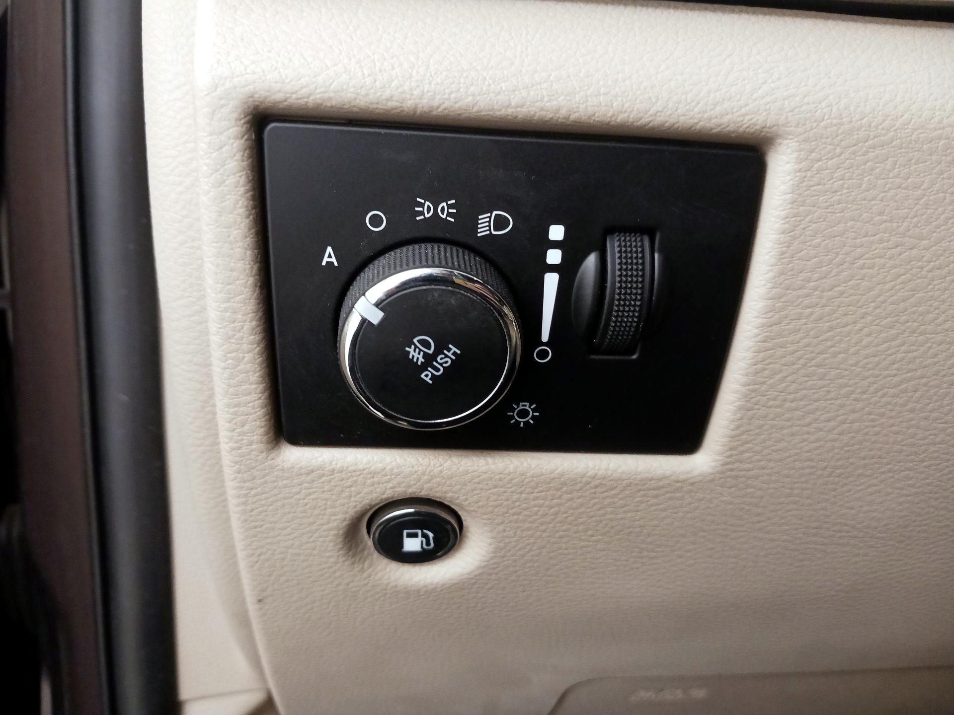 Thumbnail: 2020 Jeep Grand Cherokee - 13