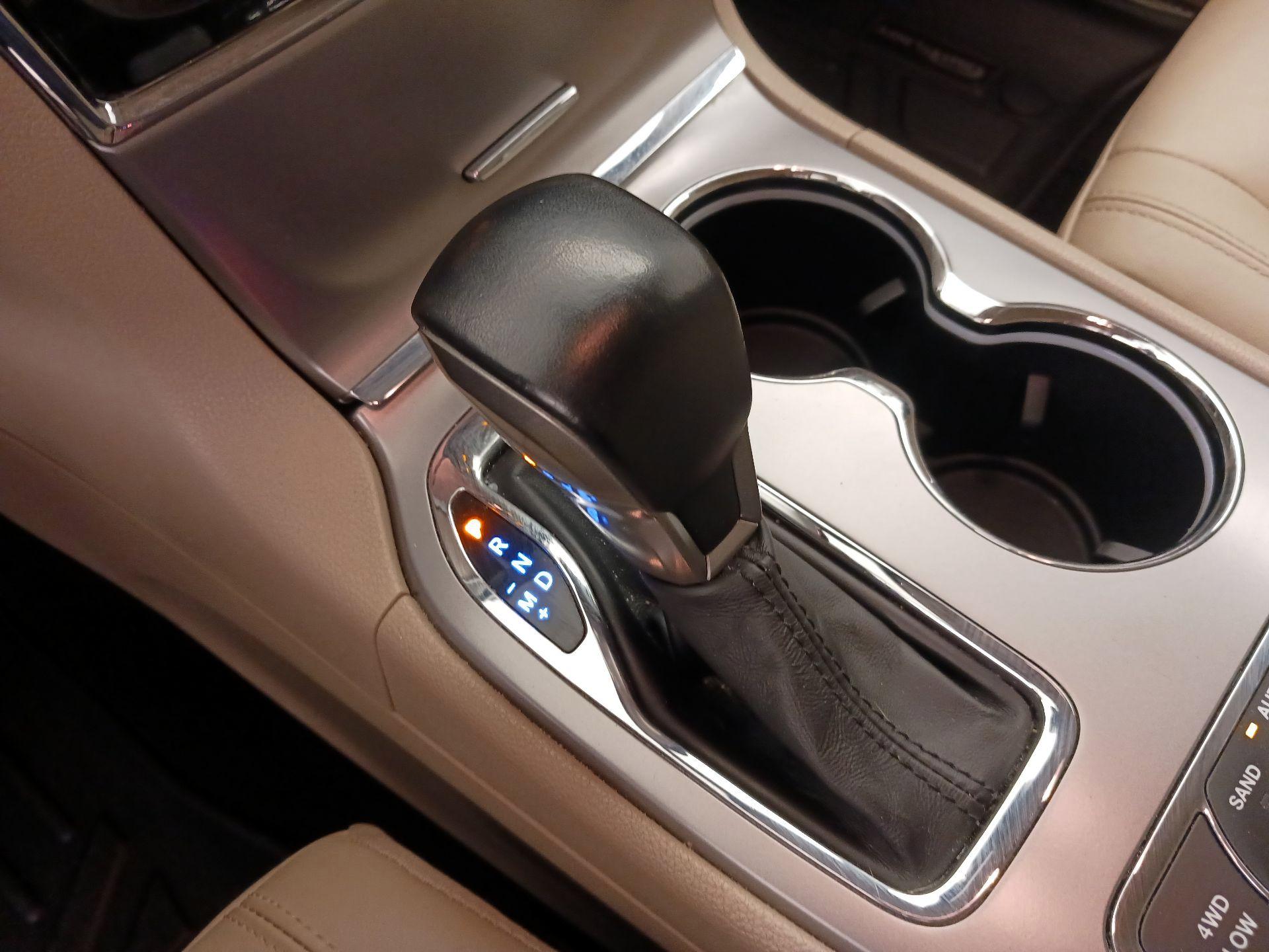 Thumbnail: 2020 Jeep Grand Cherokee - 18