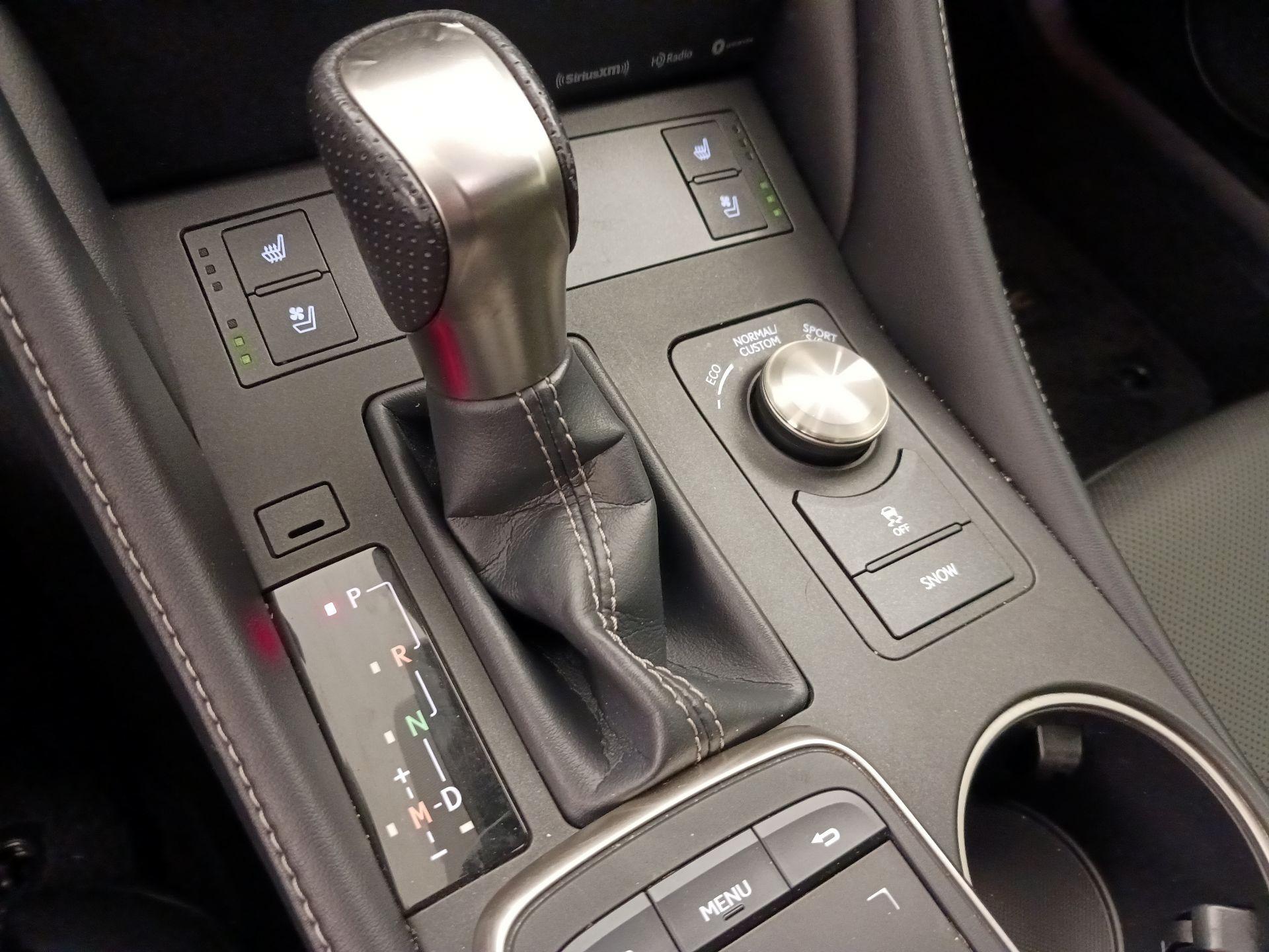 Thumbnail: 2019 Lexus RC - 18