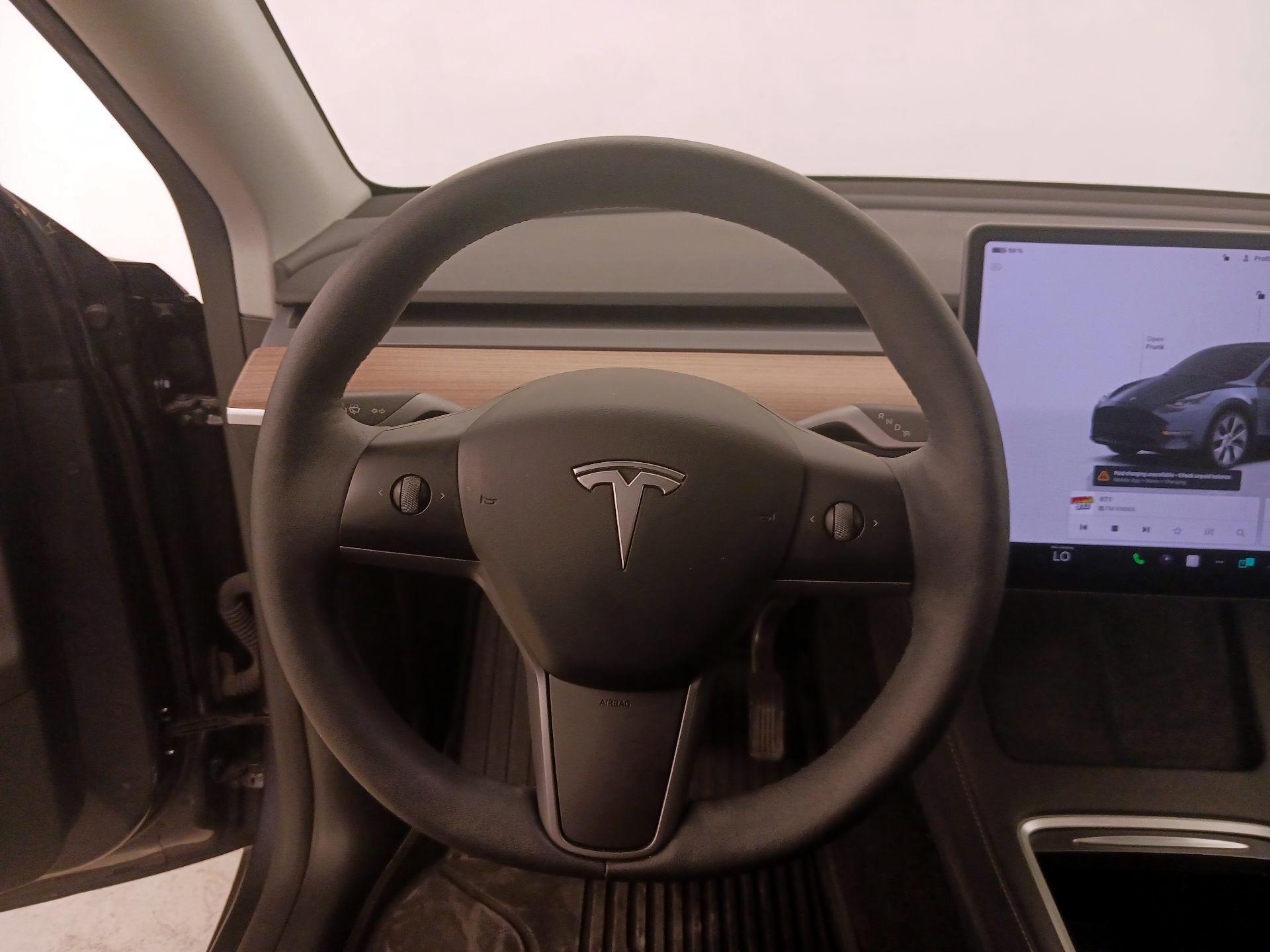 Thumbnail: 2023 Tesla Model Y - 10