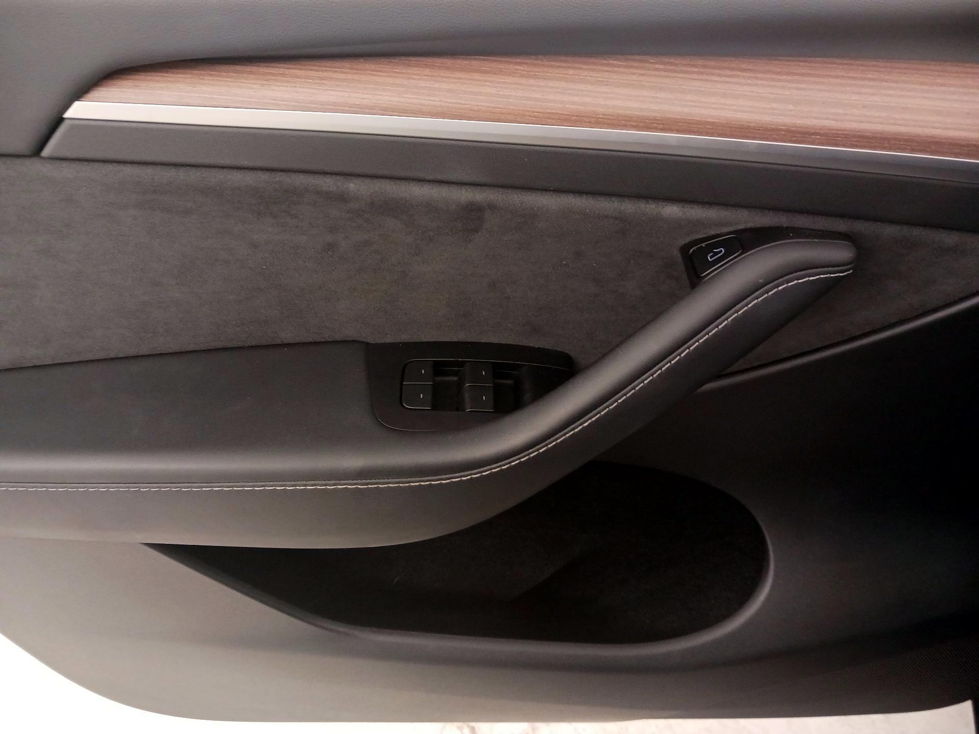 Thumbnail: 2023 Tesla Model Y - 12