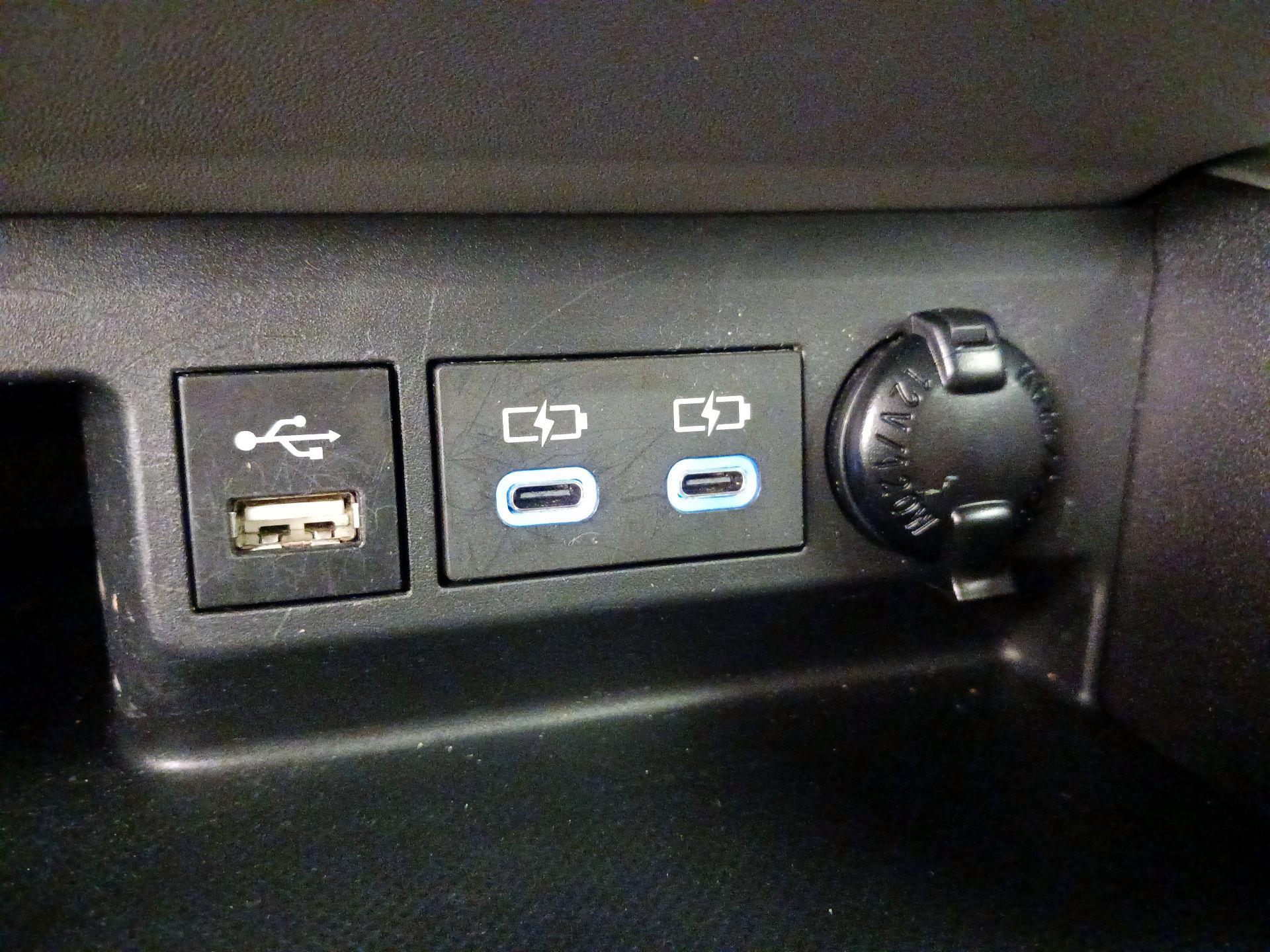 Thumbnail: 2022 Toyota Highlander - 18