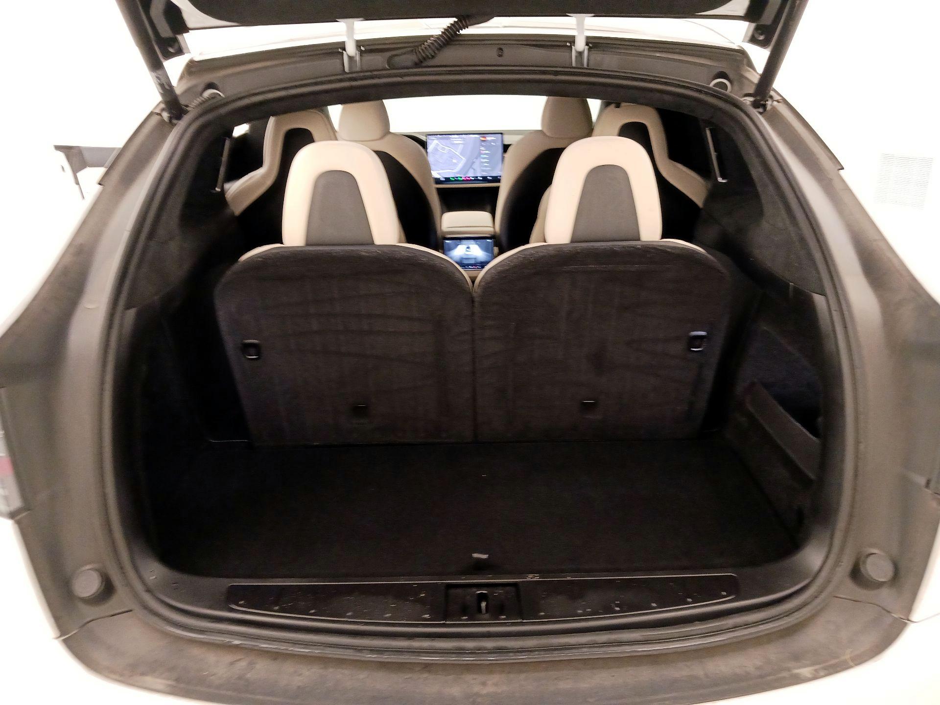 Thumbnail: 2023 Tesla Model X - 20