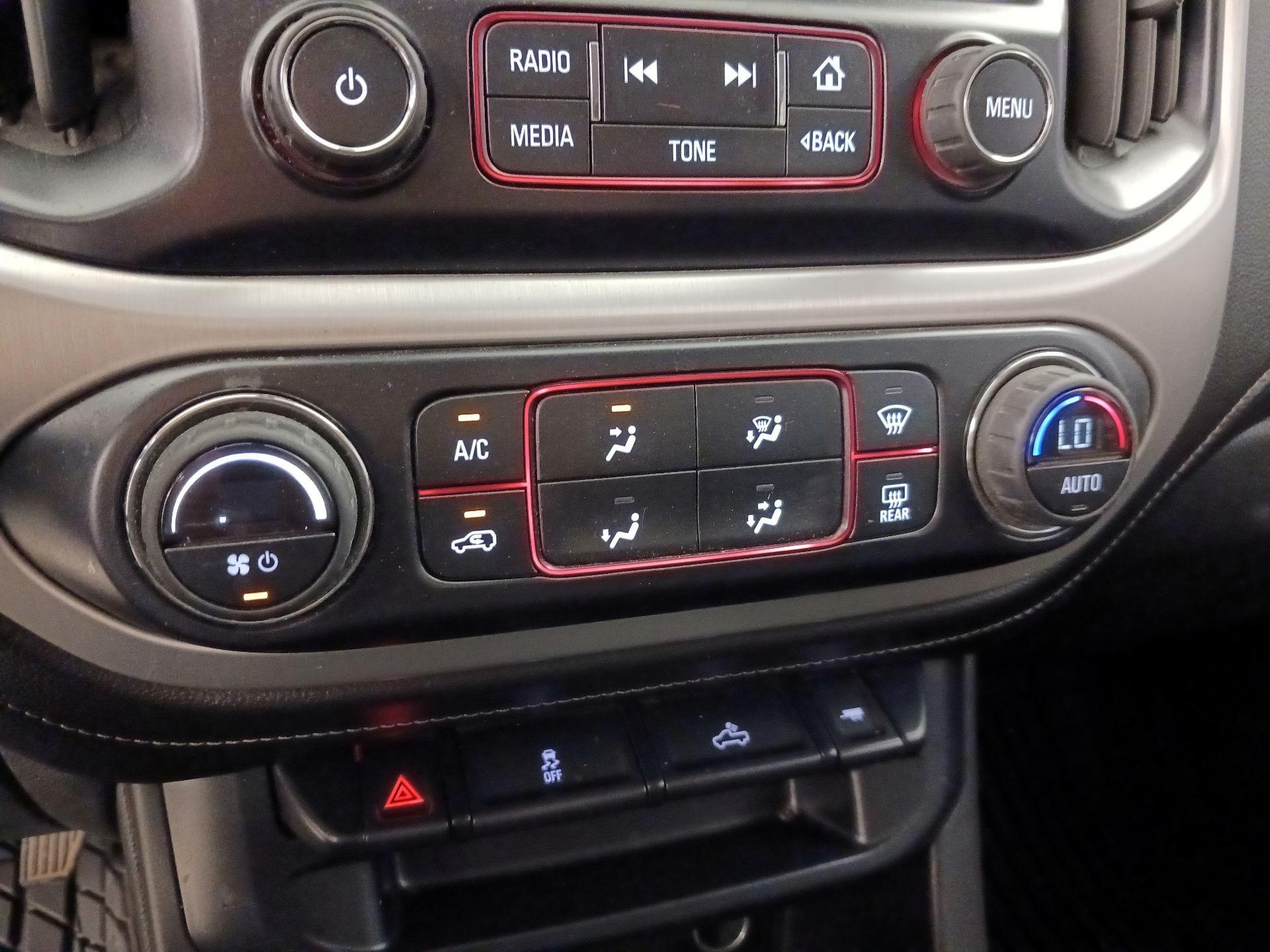 Thumbnail: 2015 GMC Canyon - 17