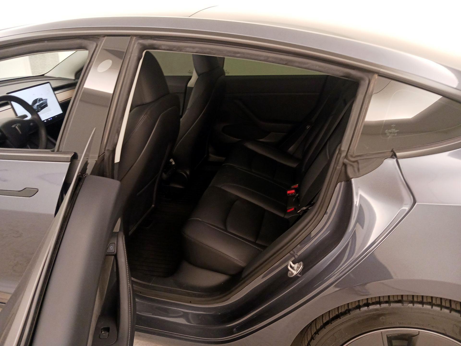 Thumbnail: 2023 Tesla Model 3 - 18