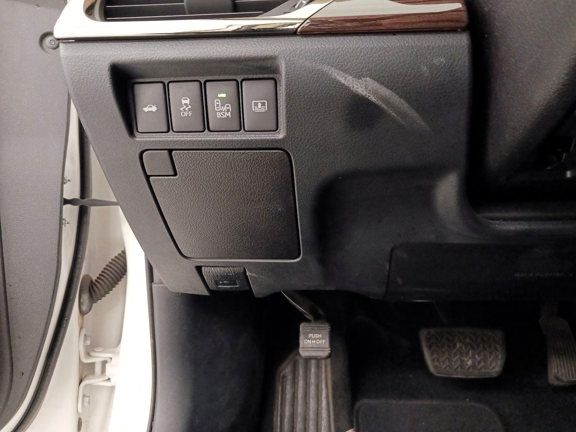 Thumbnail: 2014 Toyota Avalon - 13