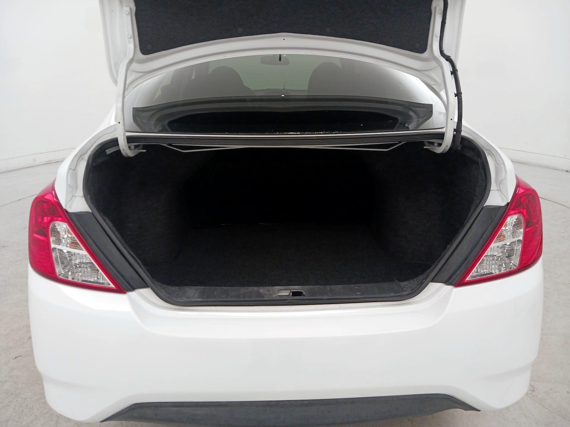 Thumbnail: 2016 Nissan Versa - 18